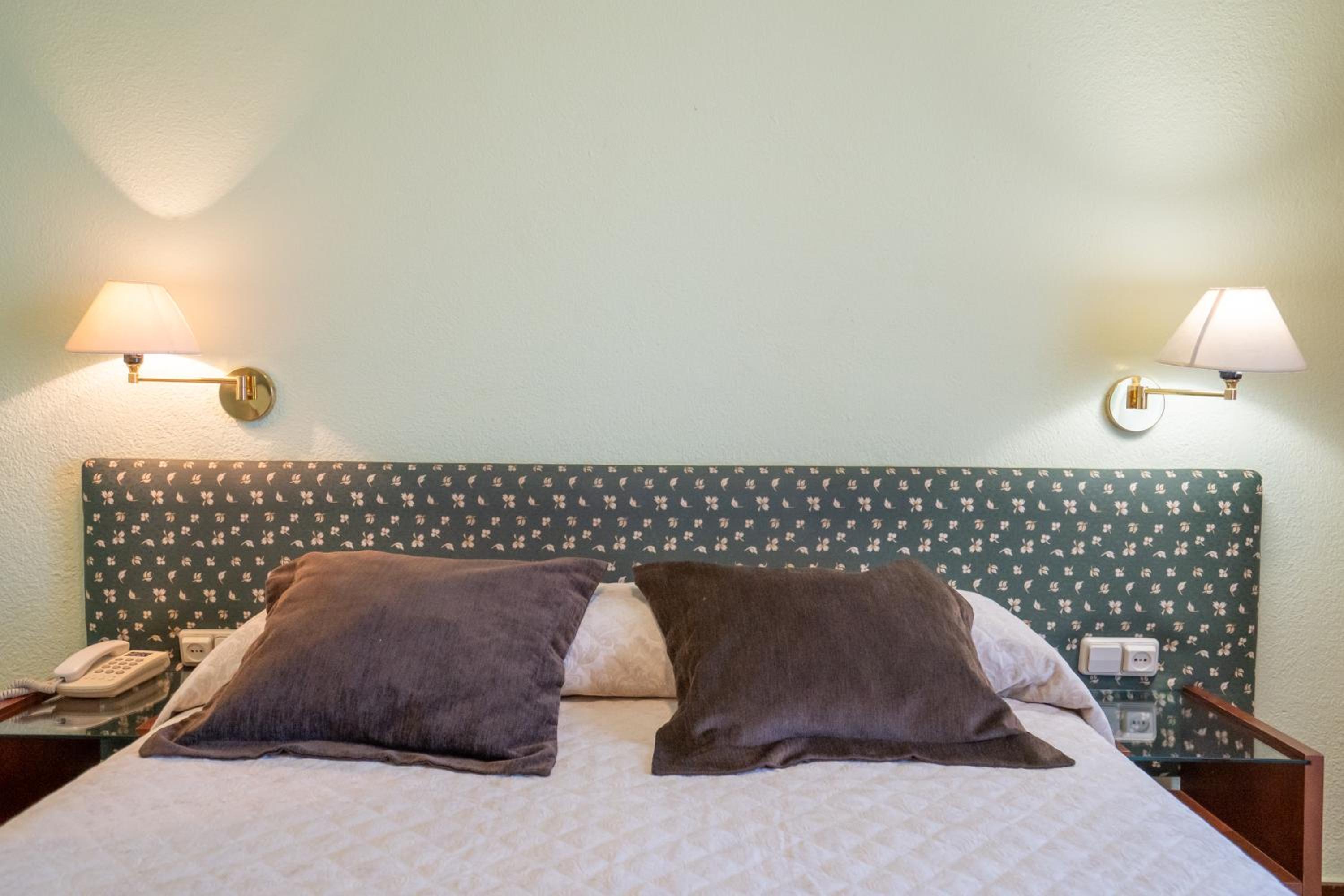 Double Room - Photo 2