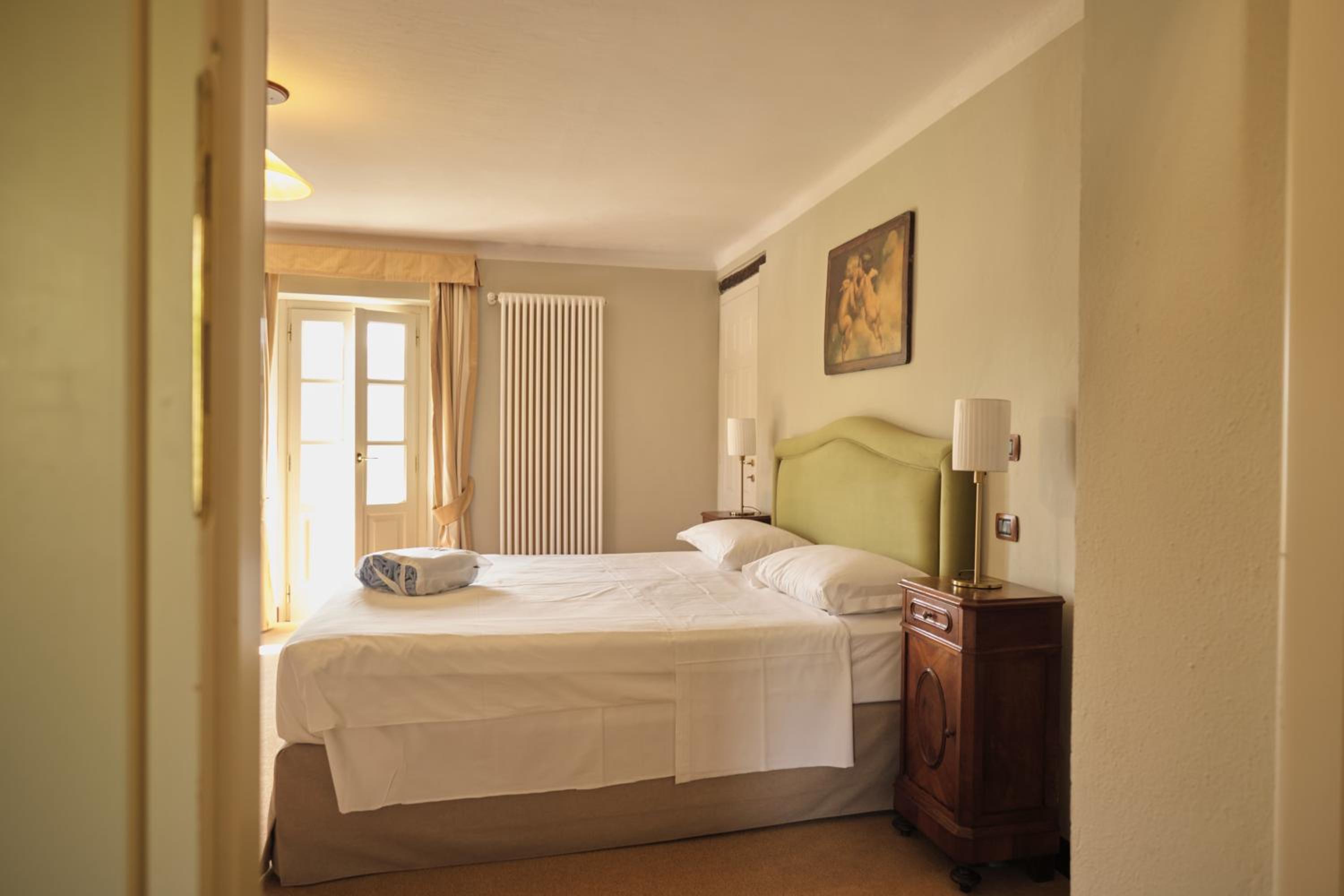 Suite - Top Floor - Photo 5
