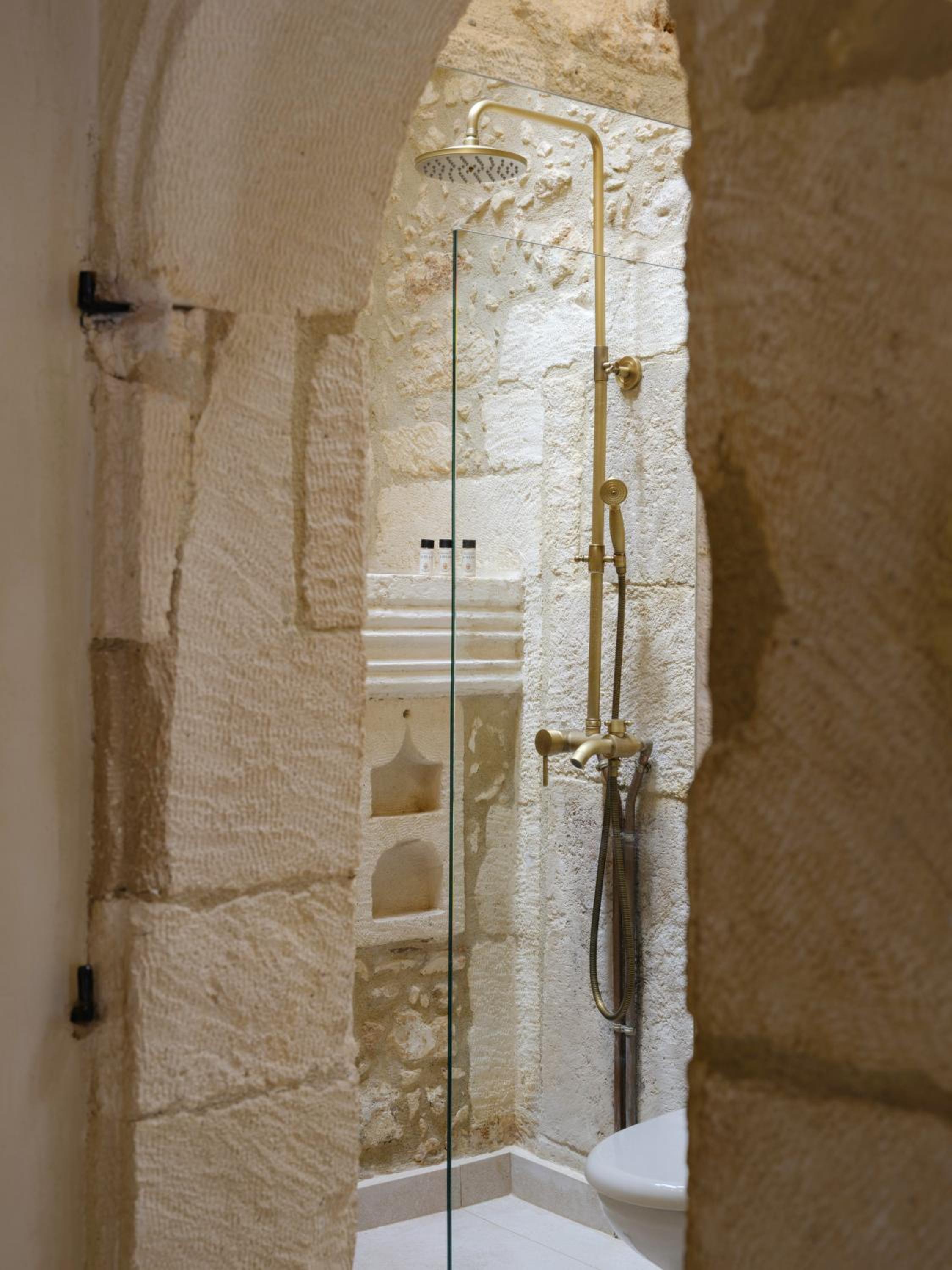 Standard Studio - Photo 3