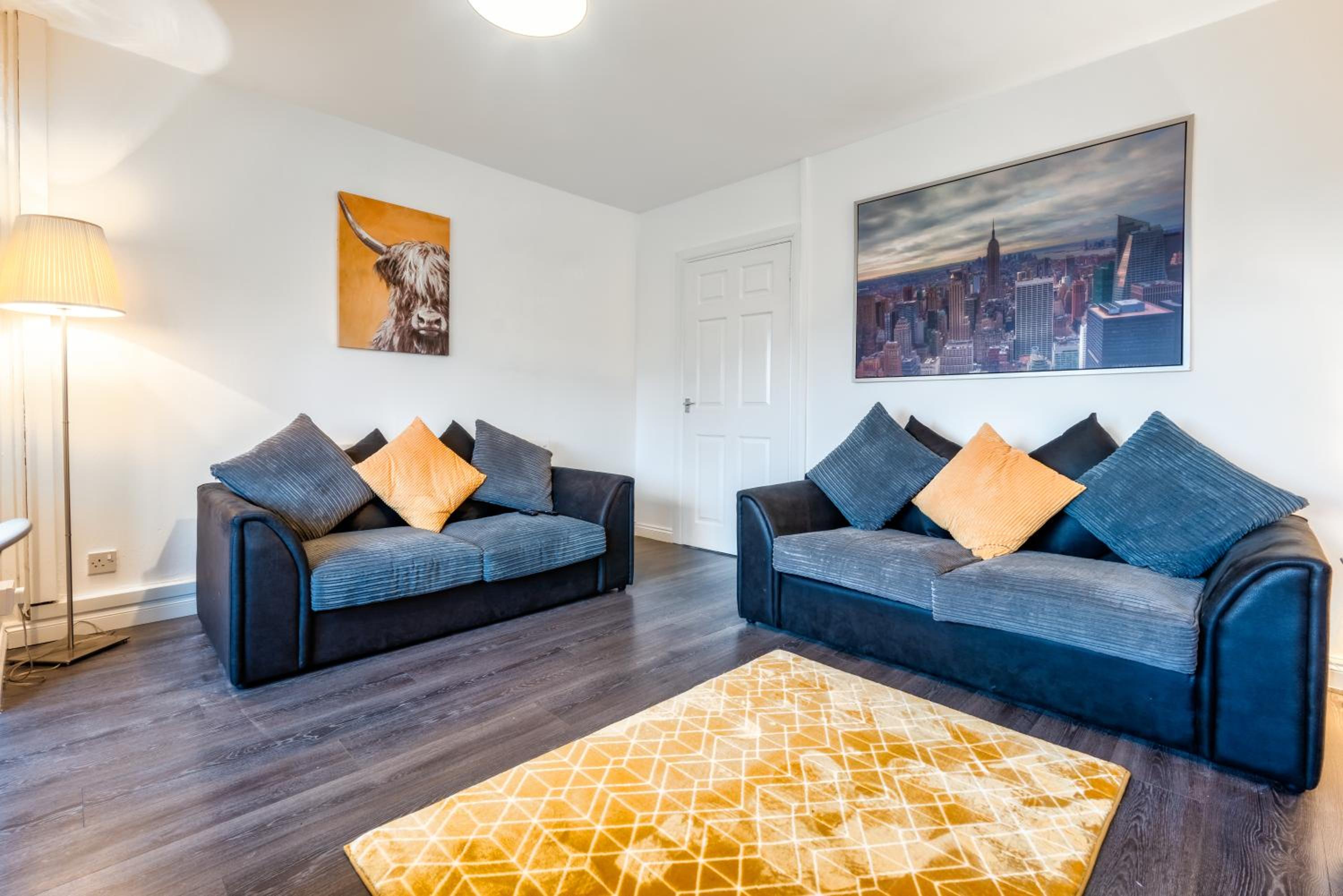 Three-Bedroom Apartment photo 1