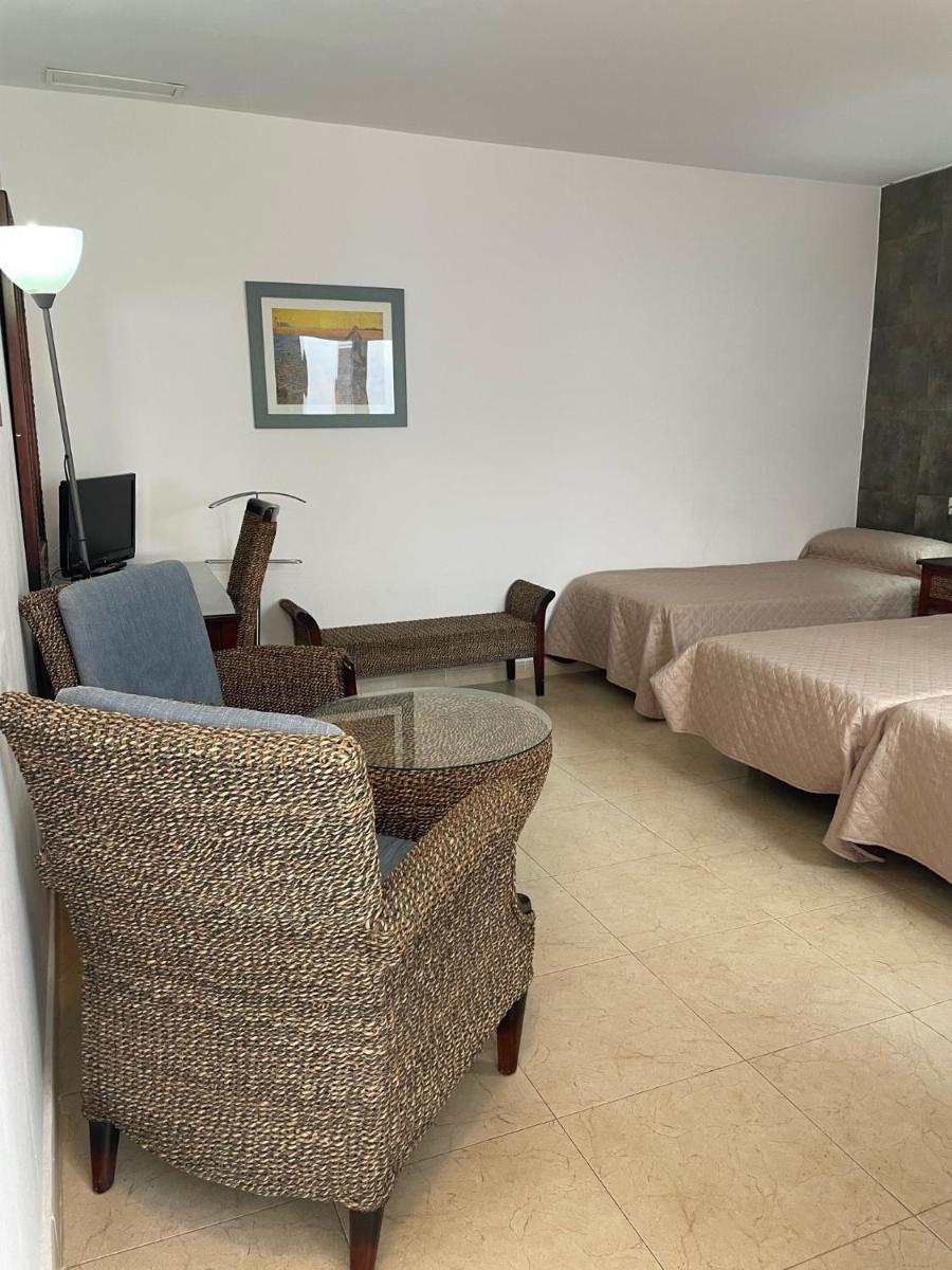 Double Room with Extra Bed photo 3