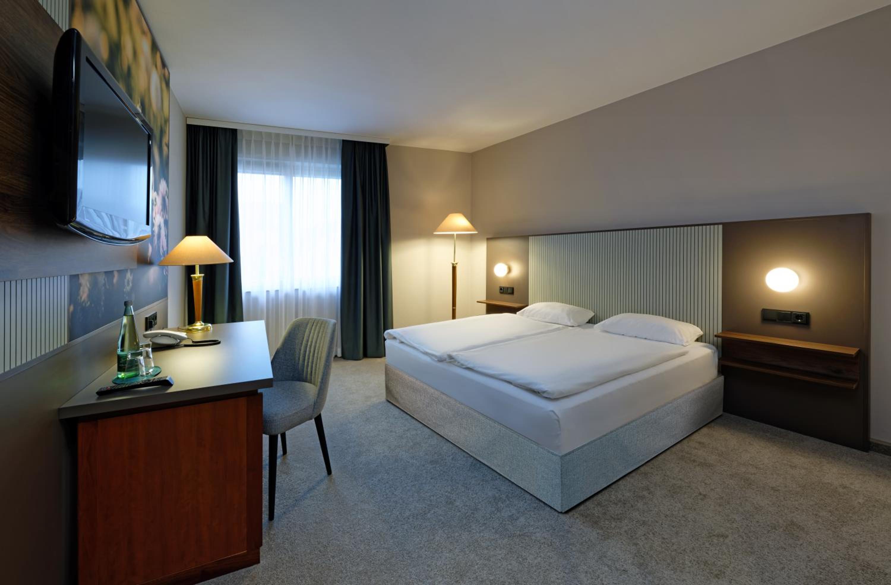 Standard Double Room - Photo 7