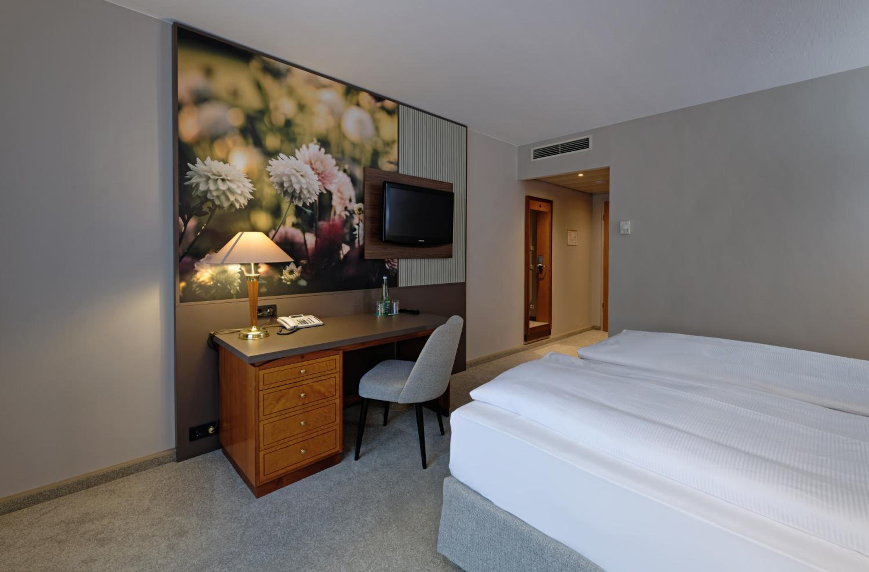 Standard Double Room - Photo 6