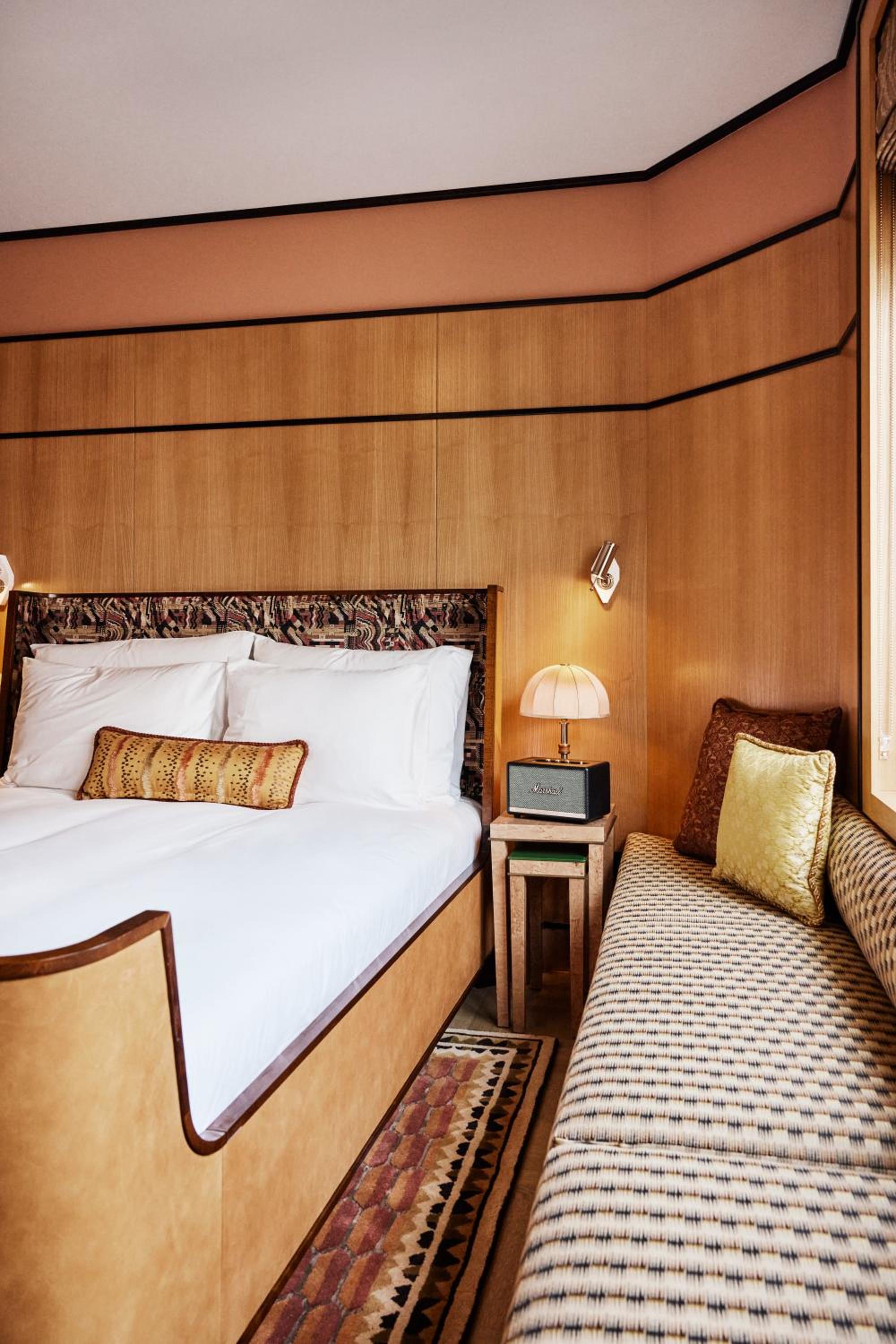 Superior King Room - Photo 4