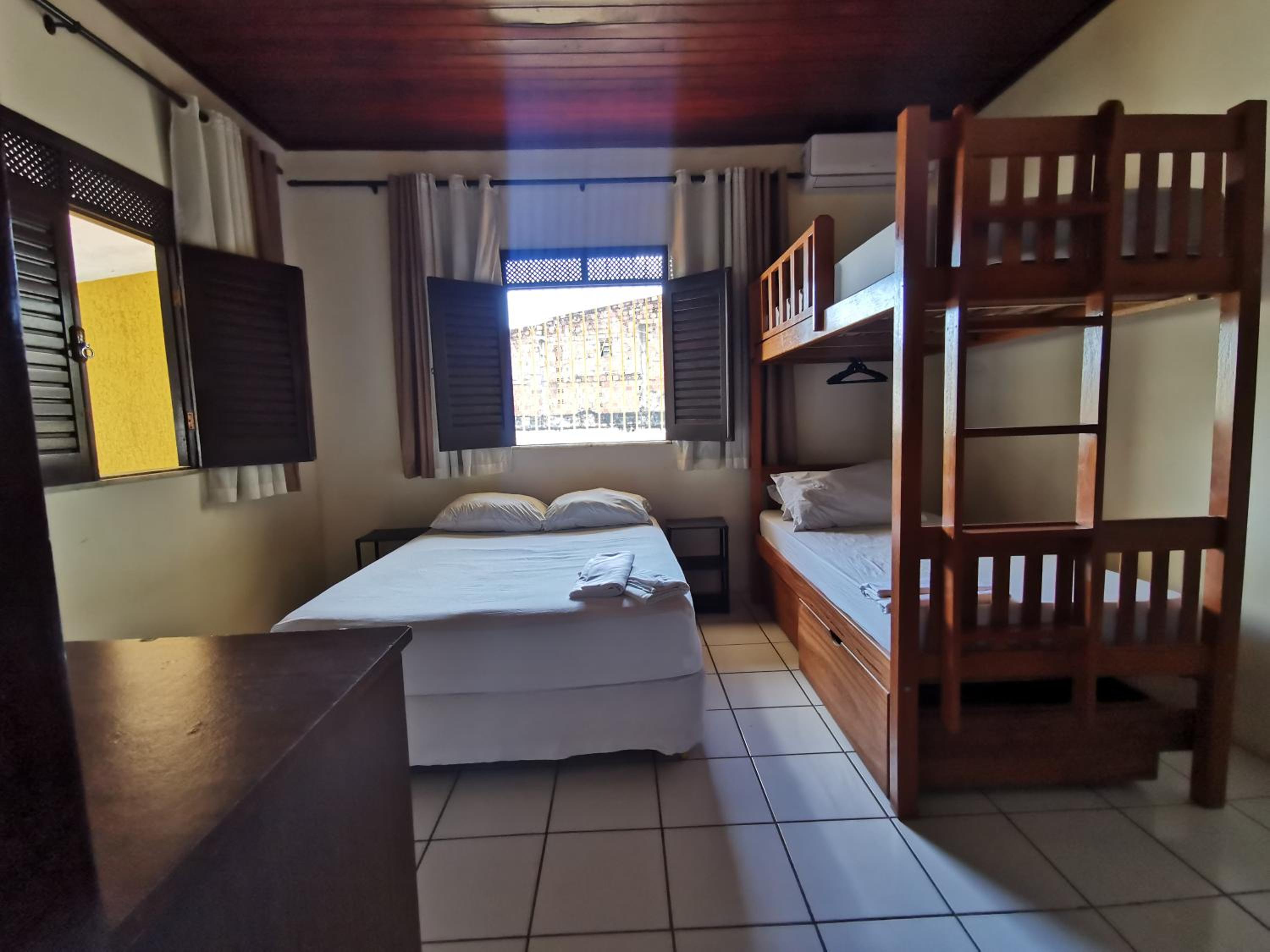 Quadruple Room with Private Bathroom photo 1