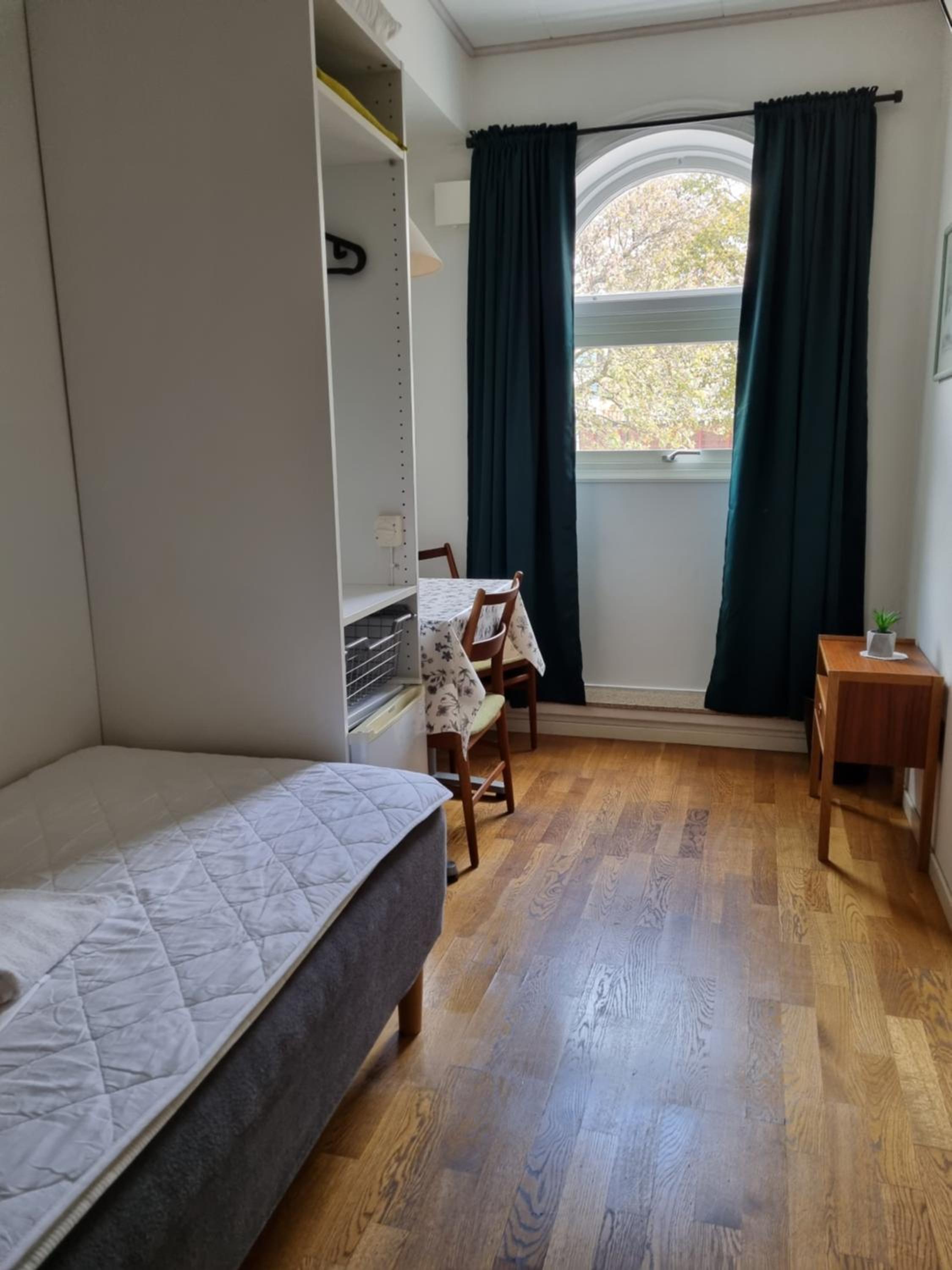 Single Room with Shared Bathroom photo 1