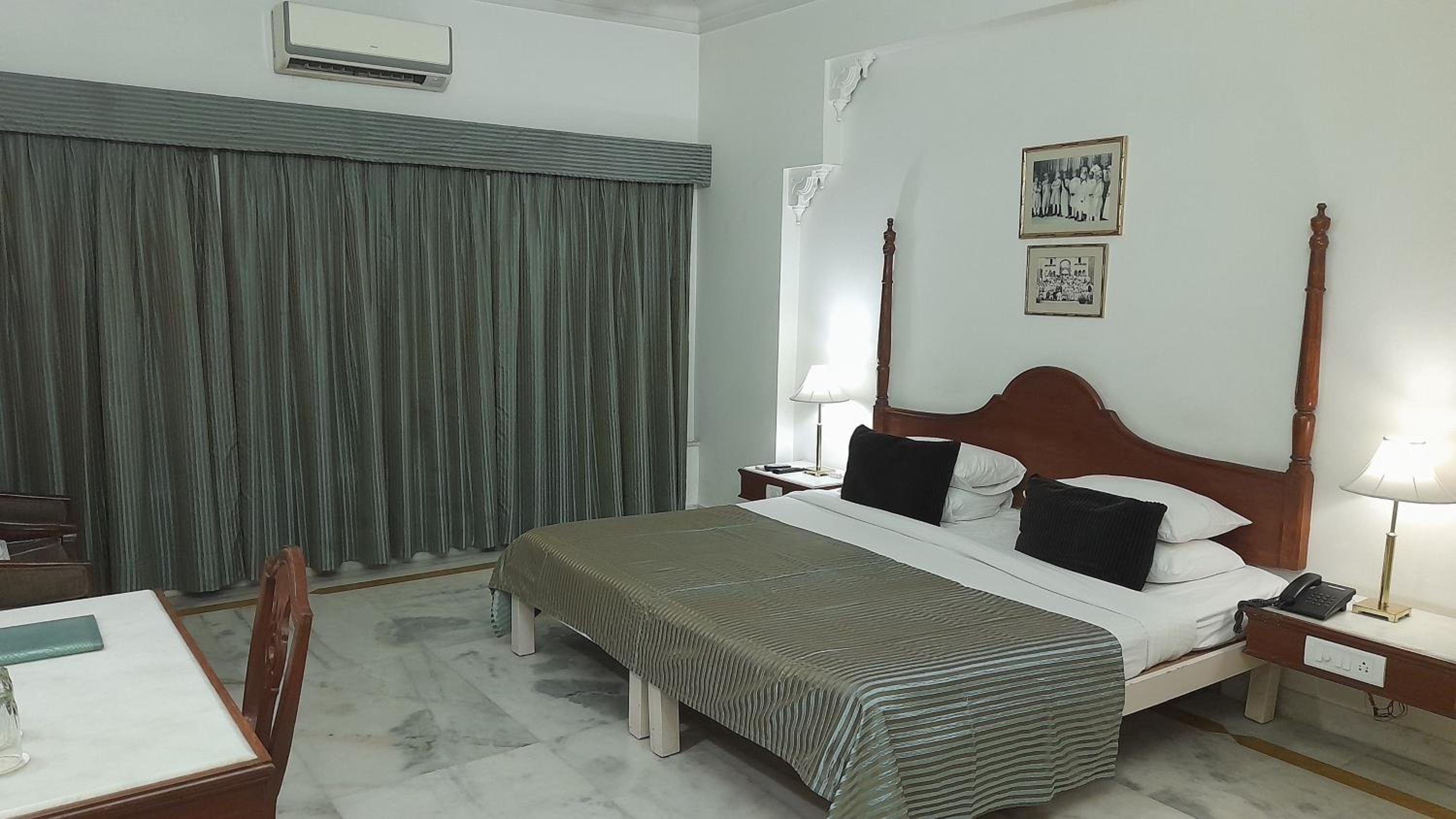 Double Room with Lake View: Early Checkin by 3hrs till July'26 photo 1