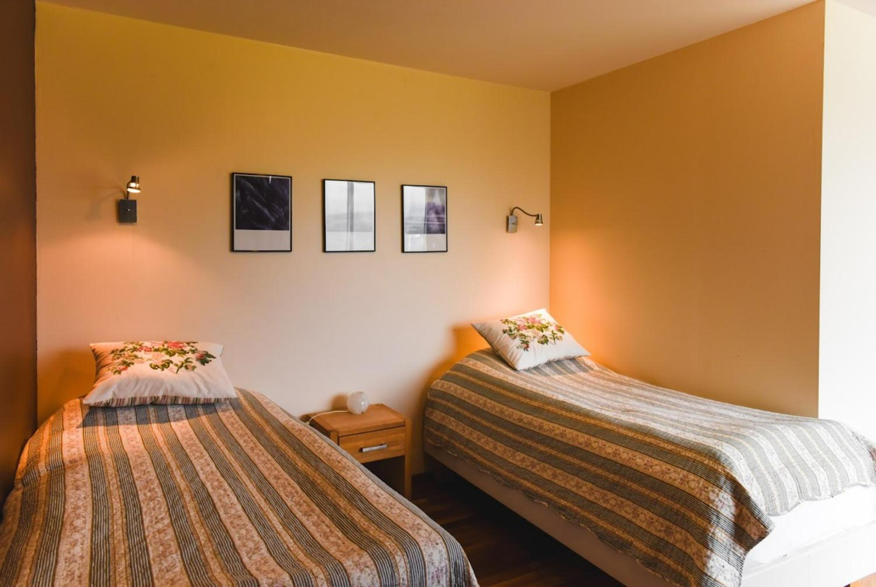 Double or Twin Room with Mountain View - Photo 3