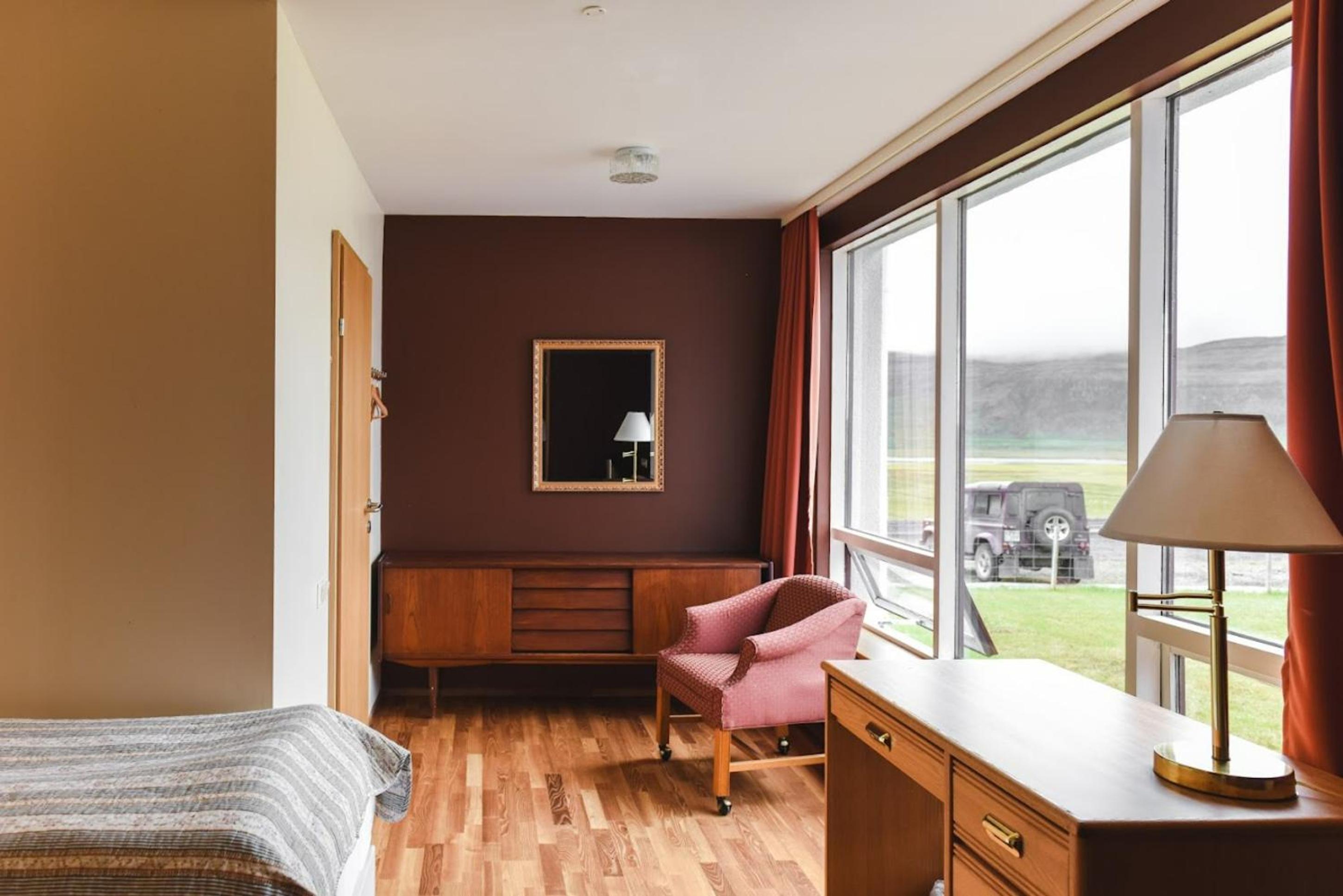 Double or Twin Room with Mountain View - Photo 5