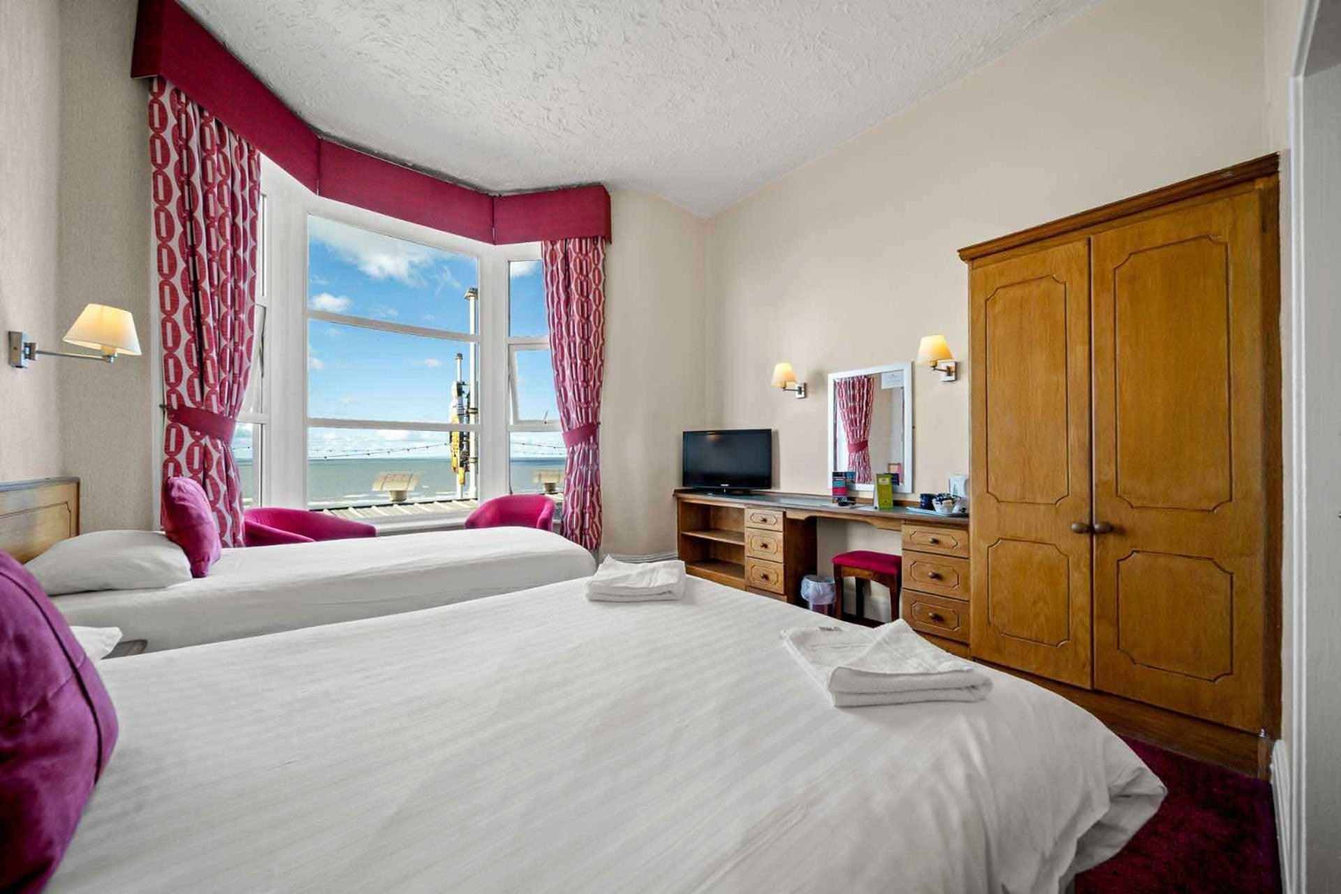 Twin Room with Sea View photo 2