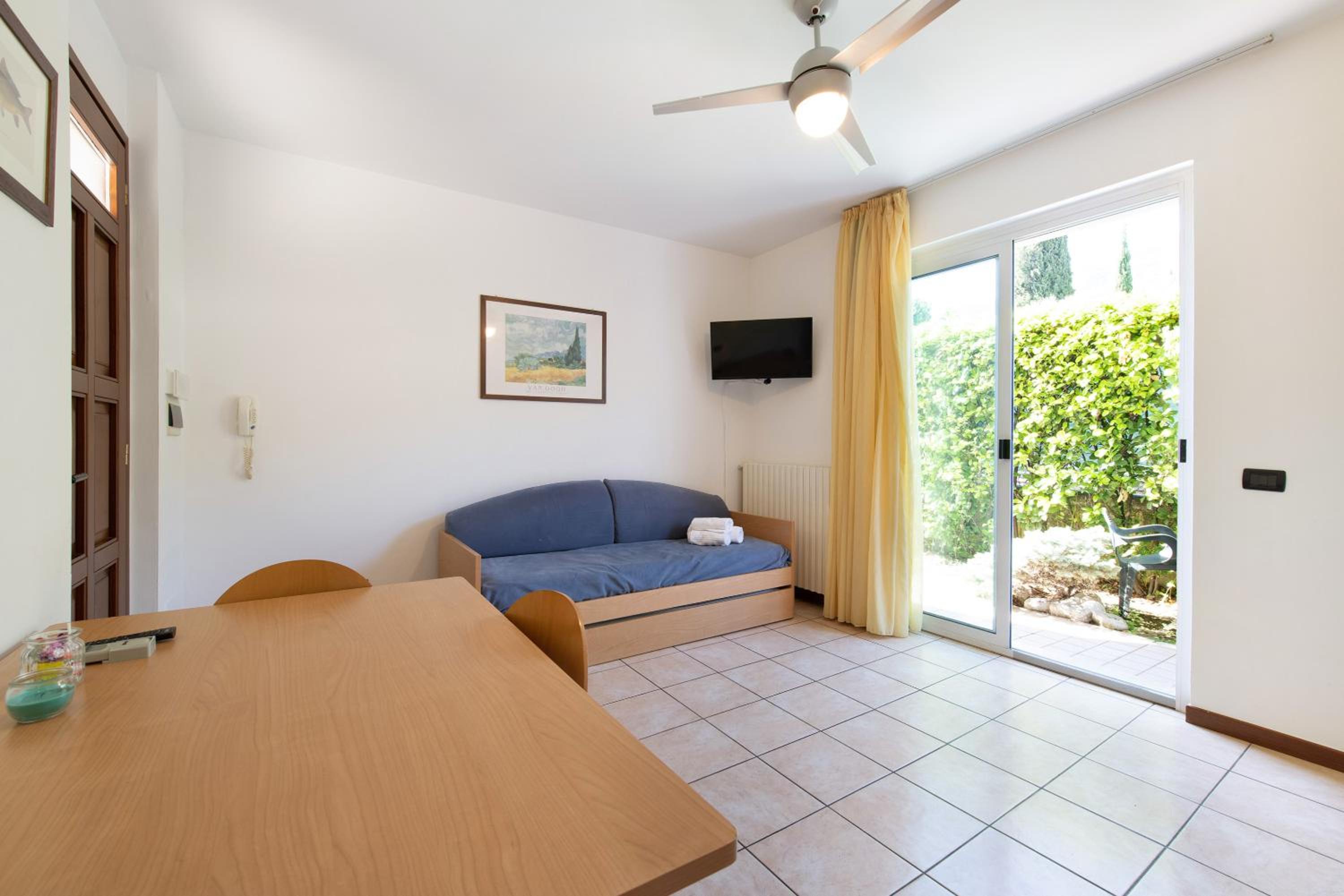 Superior One-Bedroom Apartment
