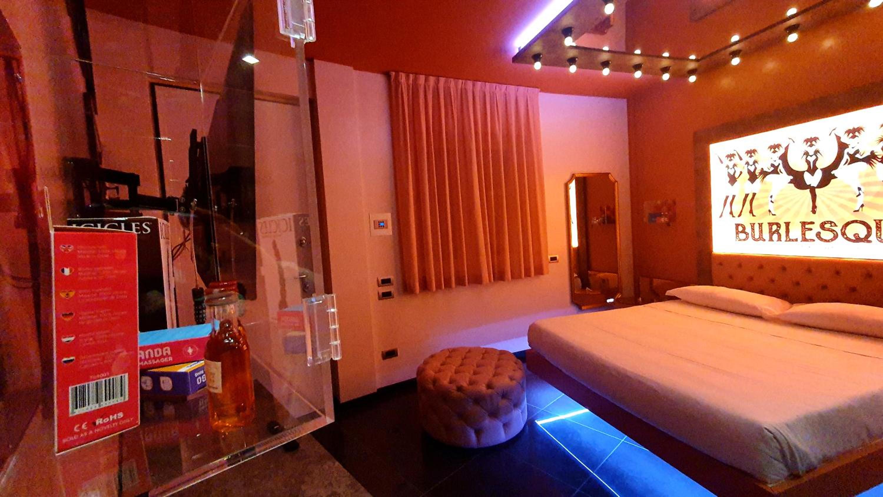 Double Room with Private Bathroom photo 3