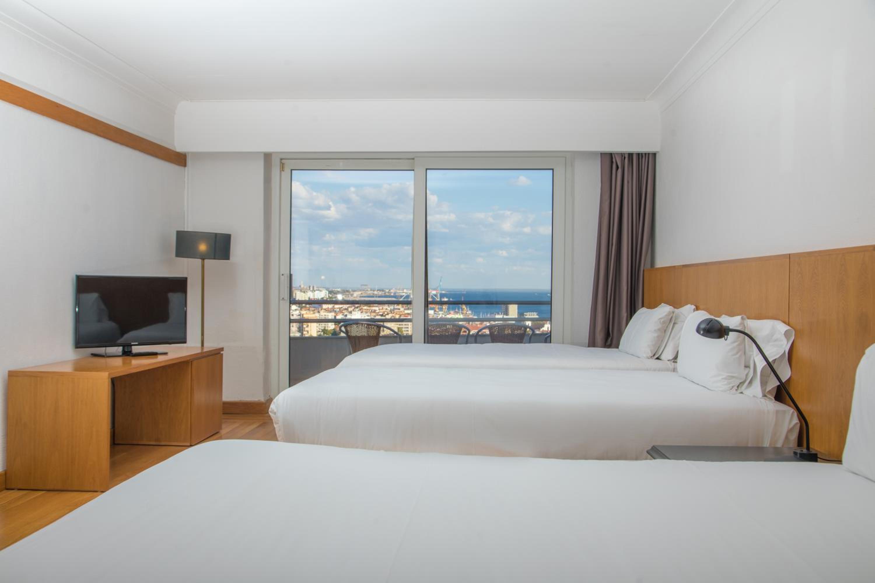 Quadruple Room with Sea View - Photo 1