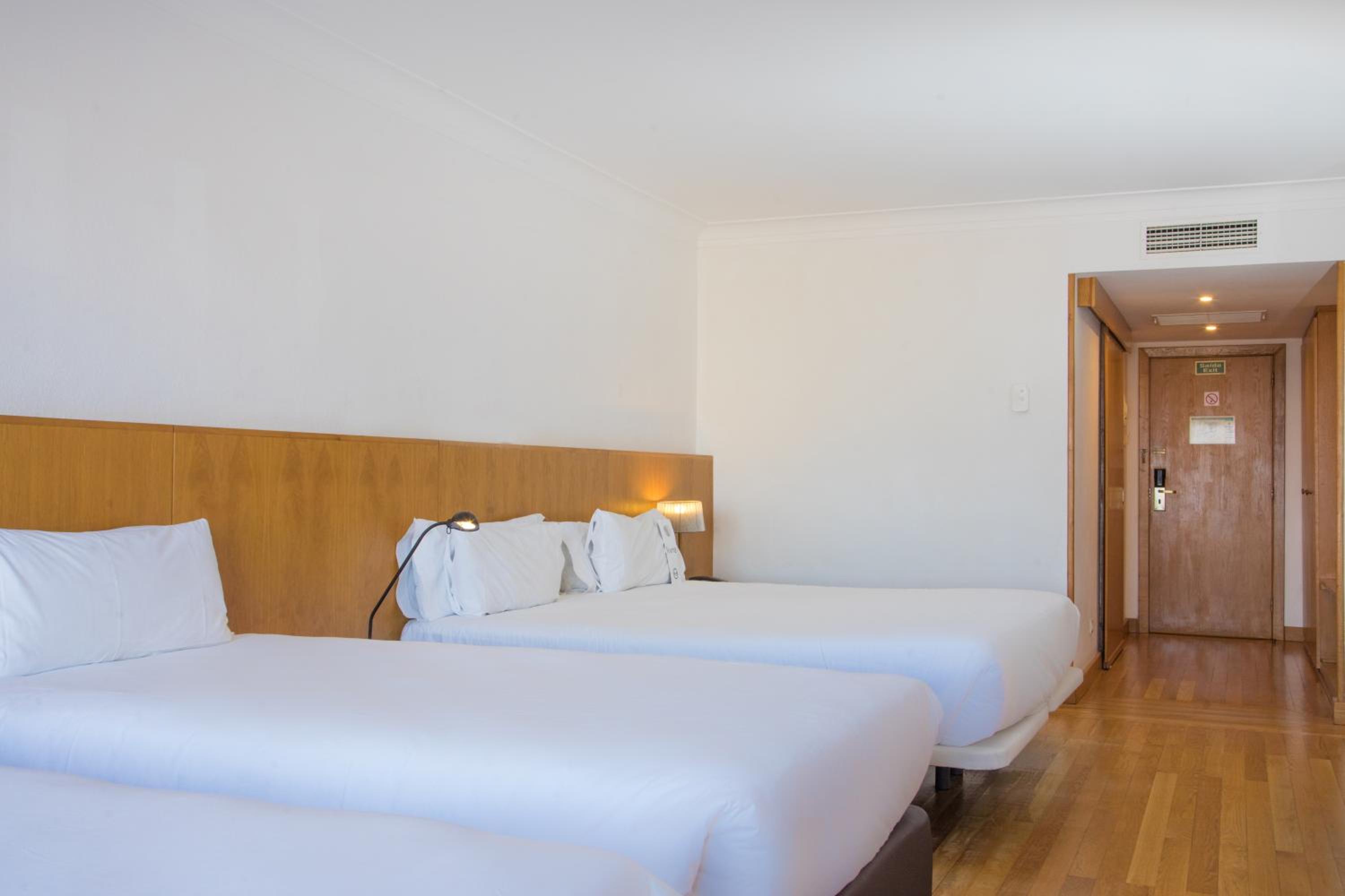 Quadruple Room - Photo 1