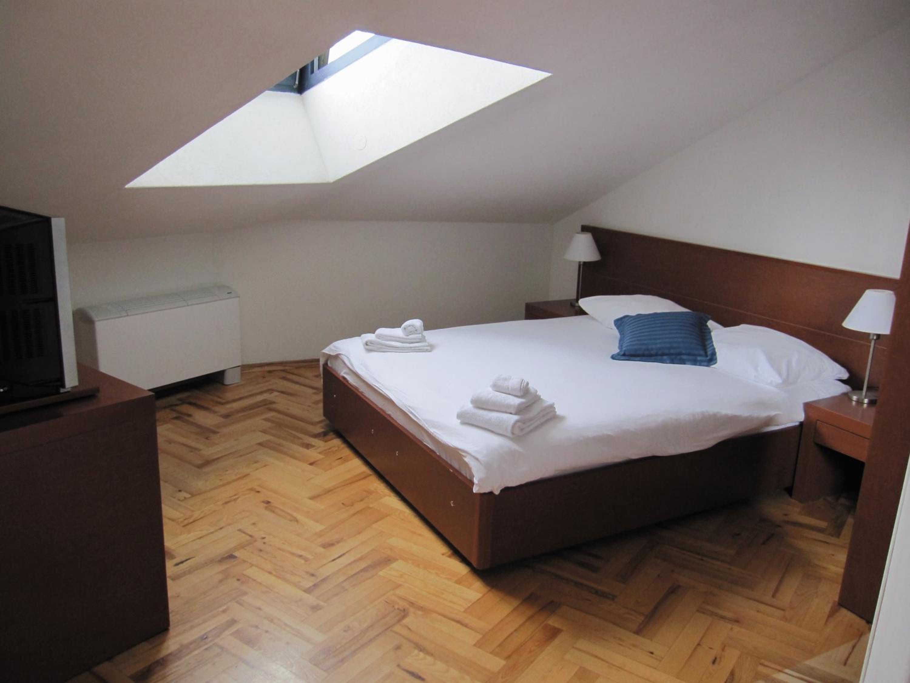 Double Room - Attic photo 3