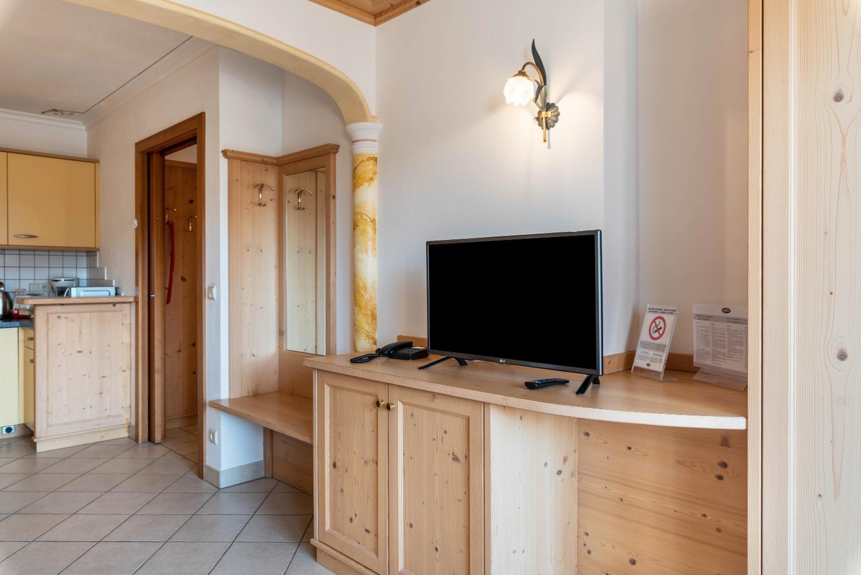 Superior One-Bedroom Apartment with Balcony photo 3