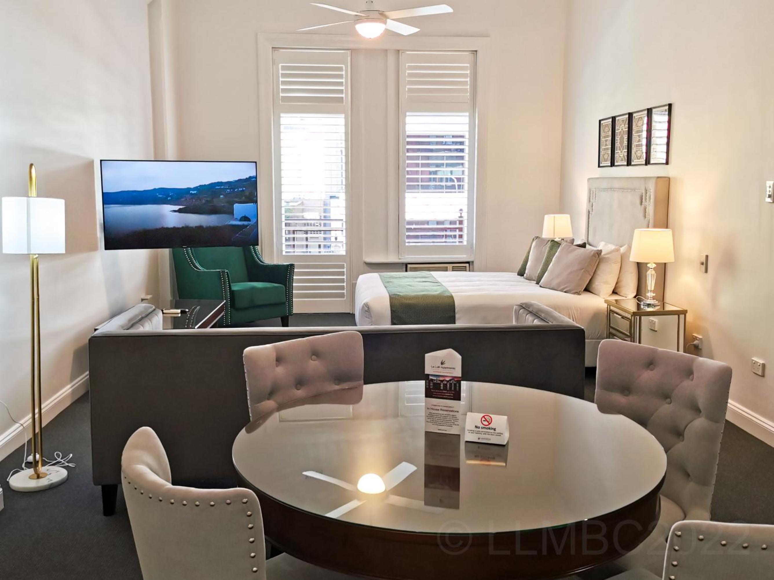 Studio Apartment - Photo 2