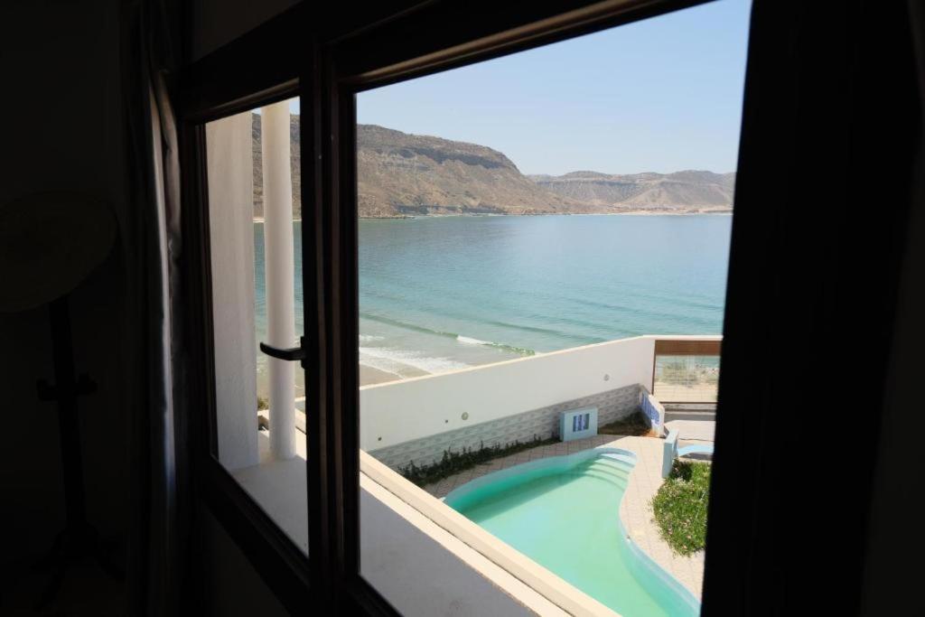 Deluxe Double Room with Side Sea View photo 2