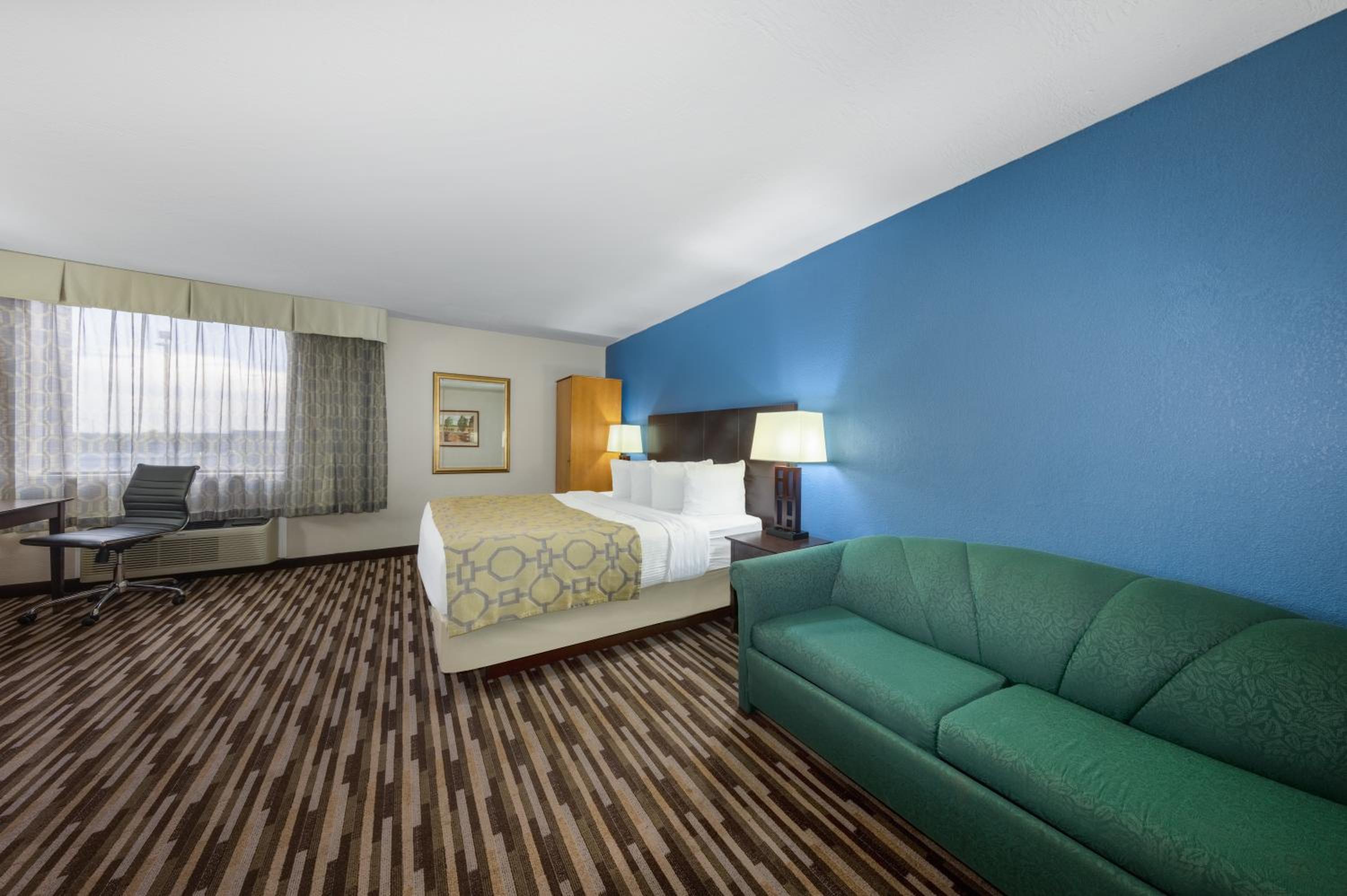 King Studio Suite - Non-Smoking - Photo 1