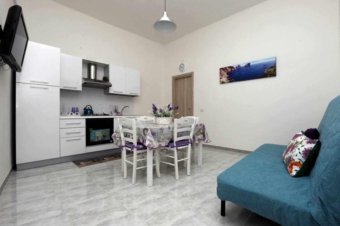 One-Bedroom House photo 3