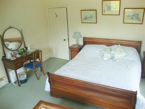 Twin Room with Private Bathroom - Photo 2