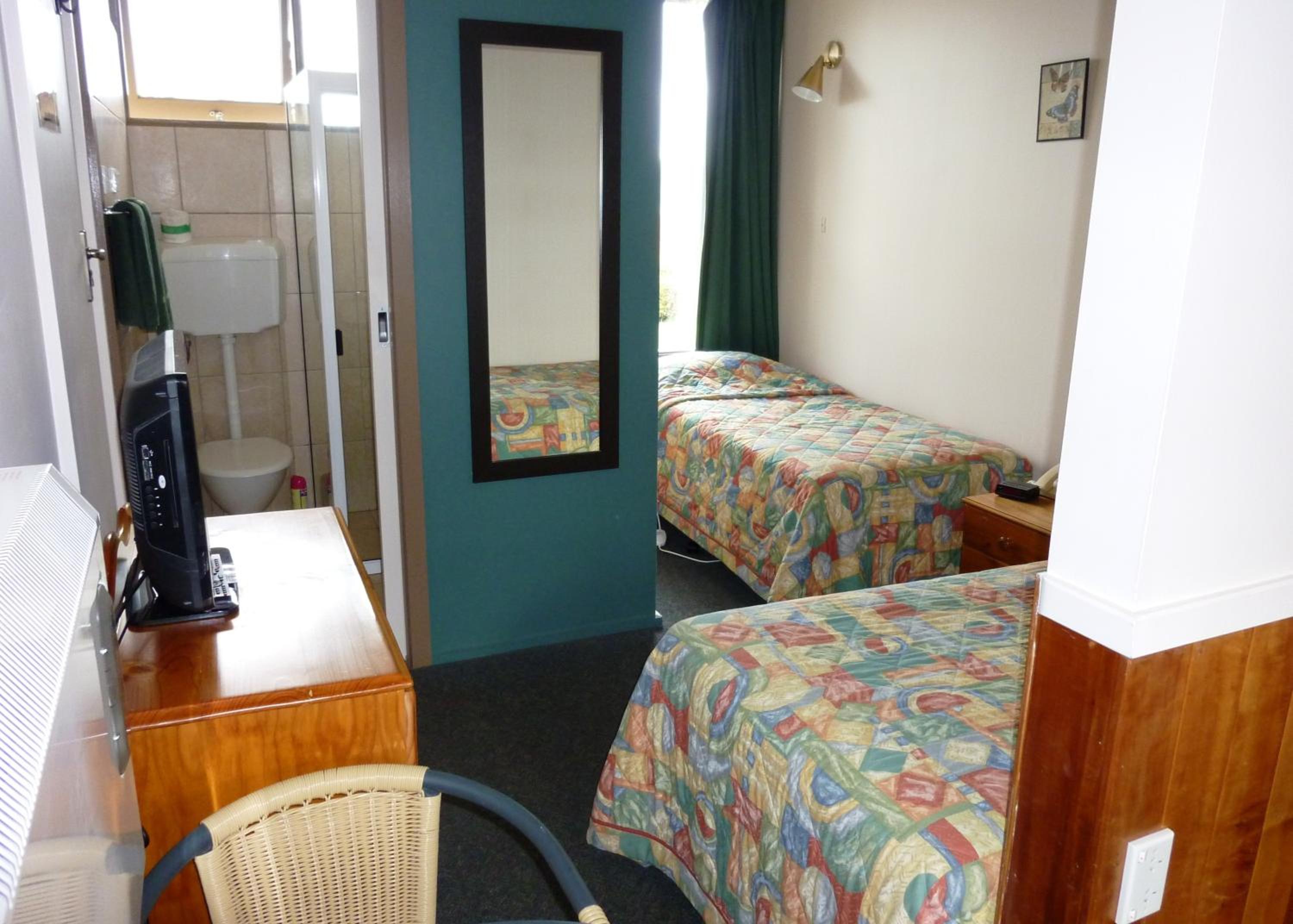 Small Budget Twin Room  photo 2
