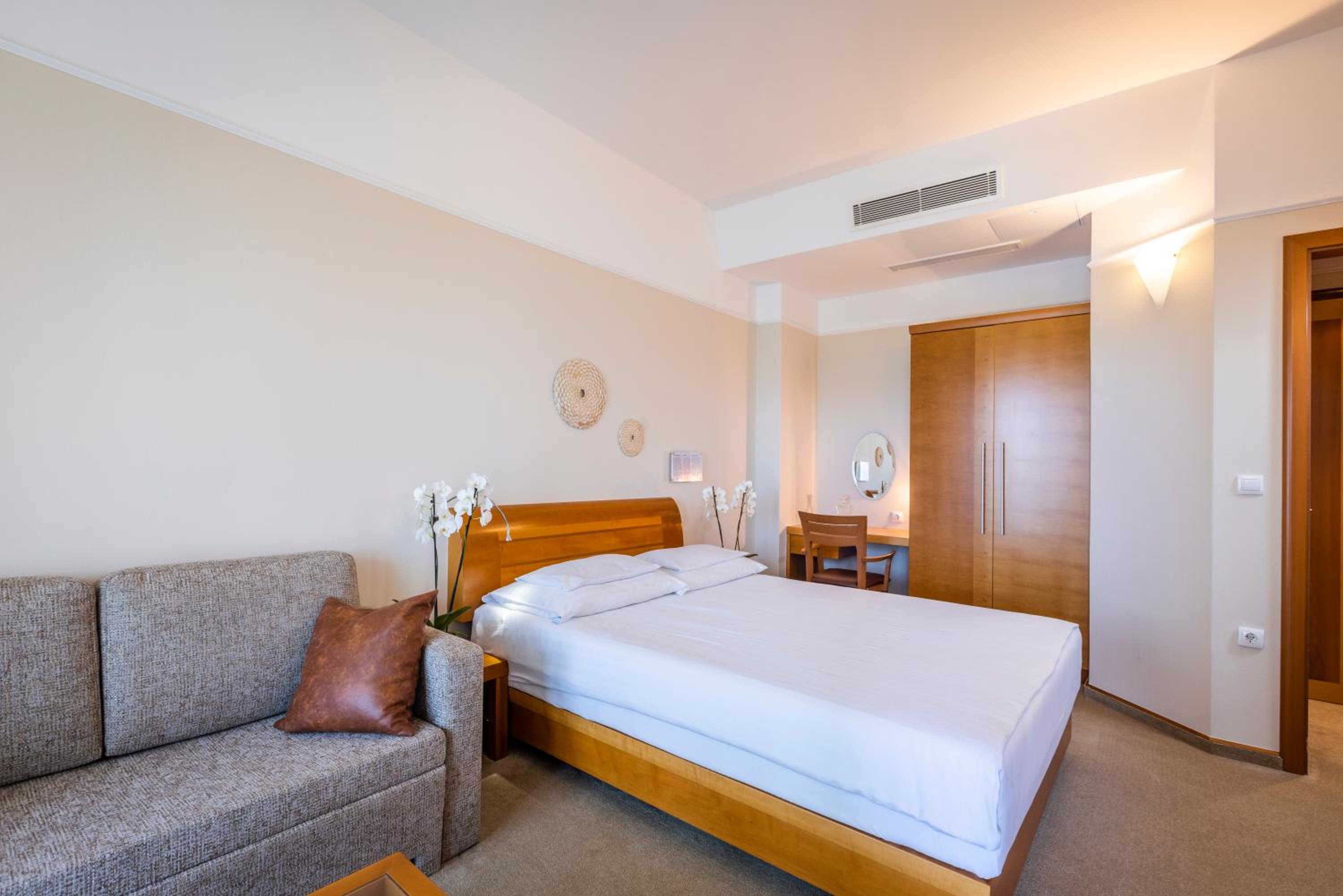 Special Offer - Economy Double Room with Leisure Escapes Package photo 2
