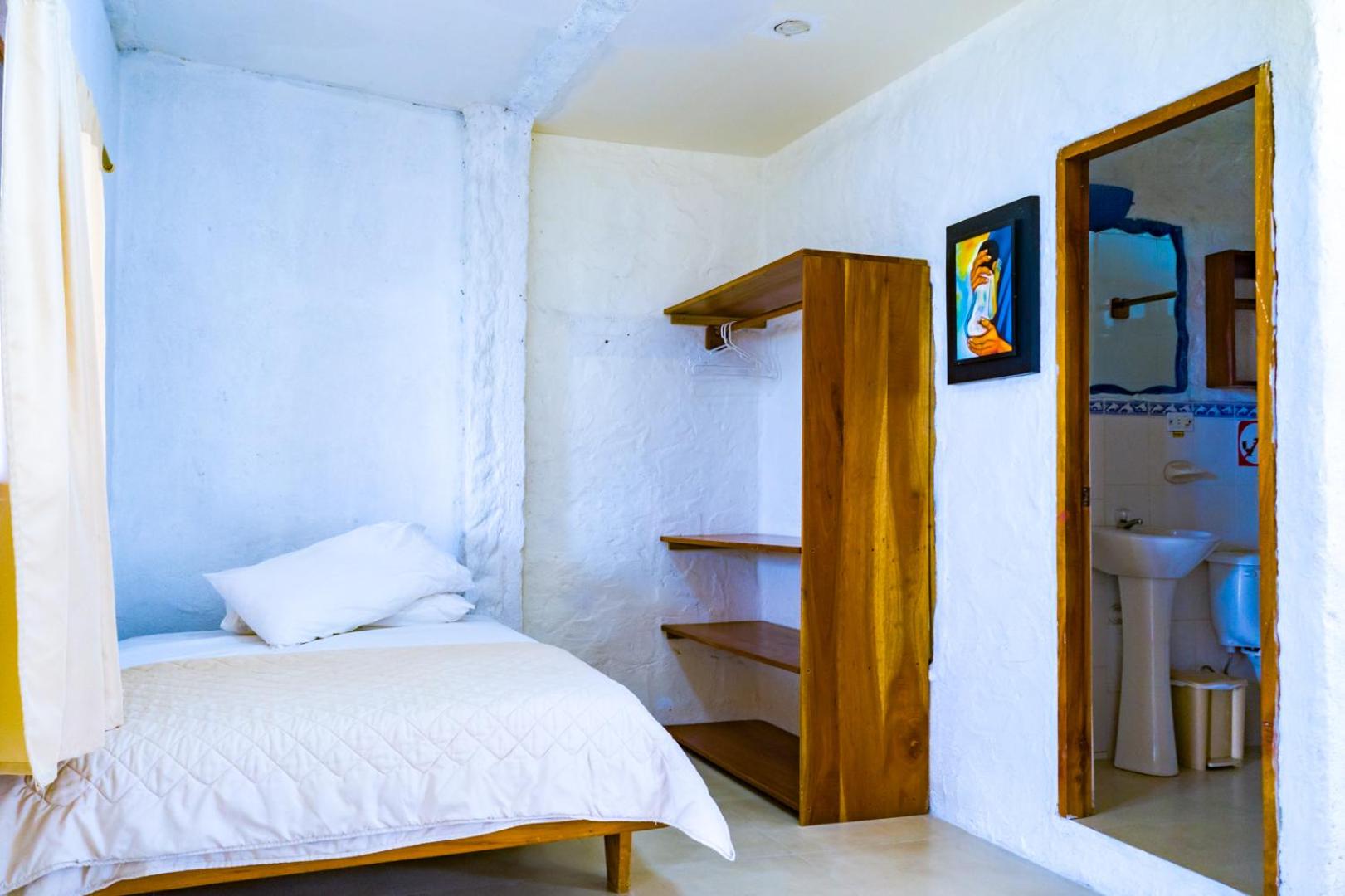 Single Room with Double Bed photo 1