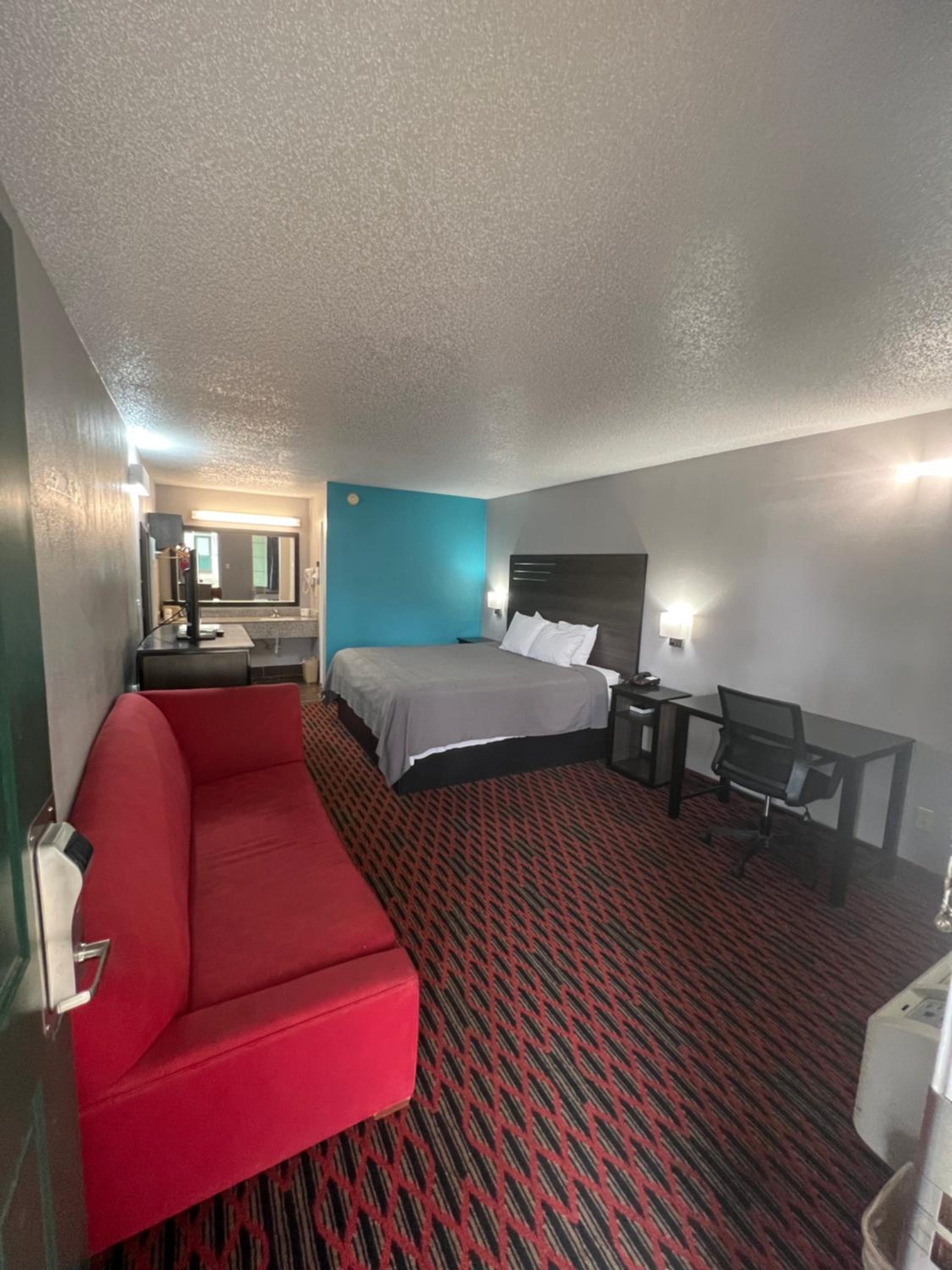 Standard King Room photo 3