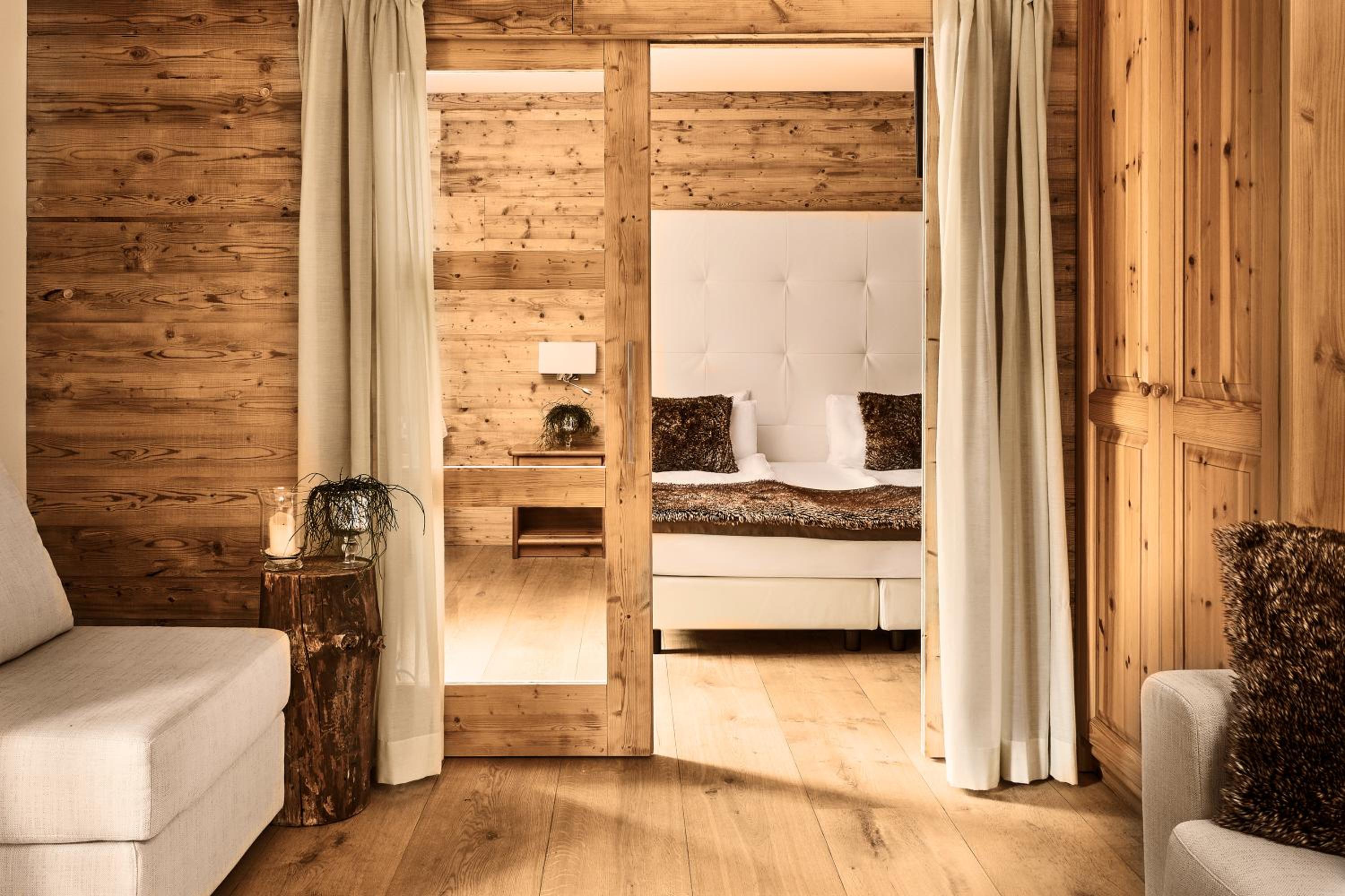 Deluxe Suite - Photo 1