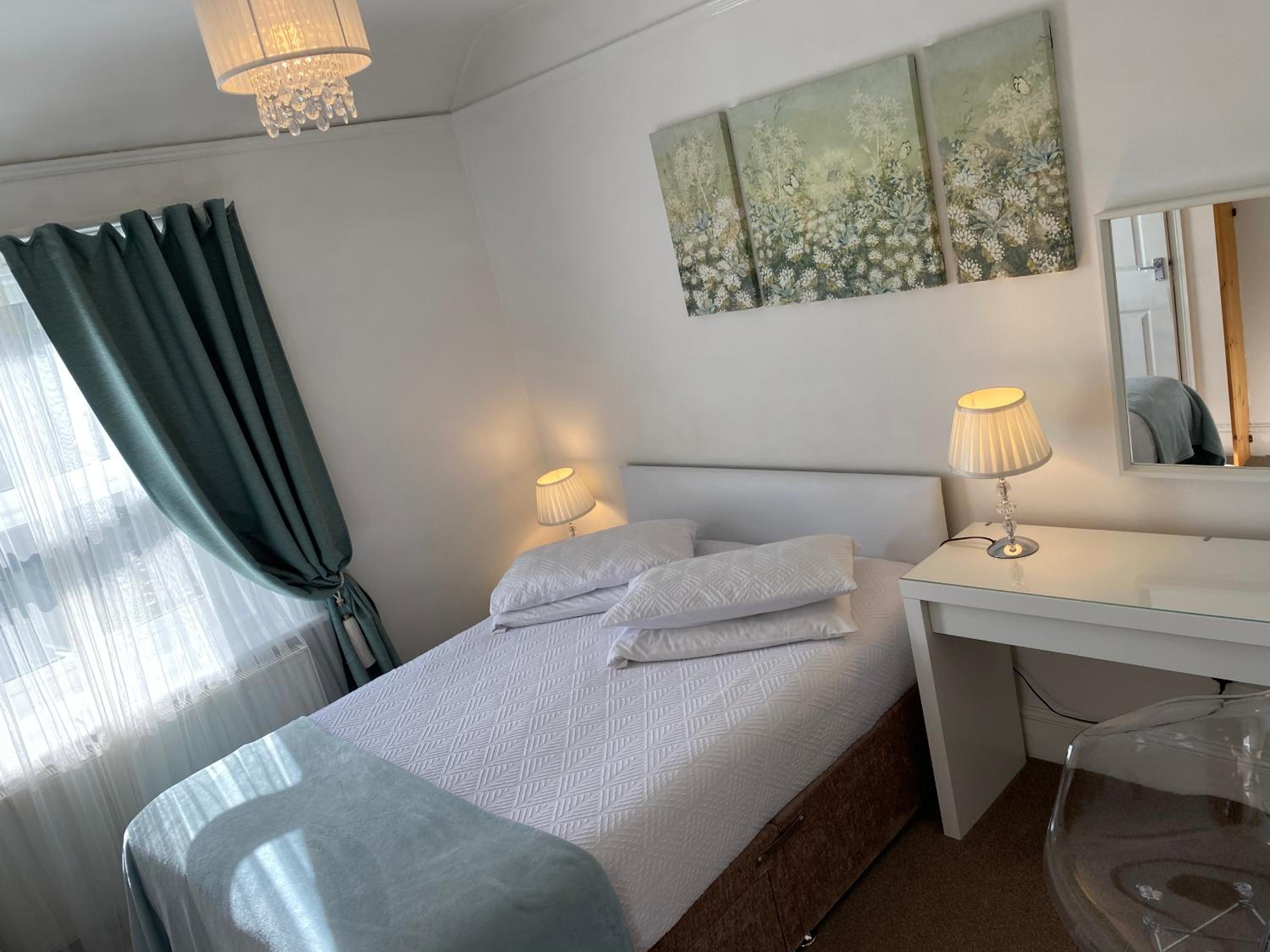 Double Room with Private Bathroom photo 2