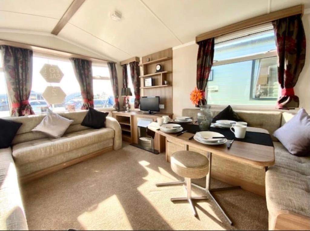 Caravan photo 2