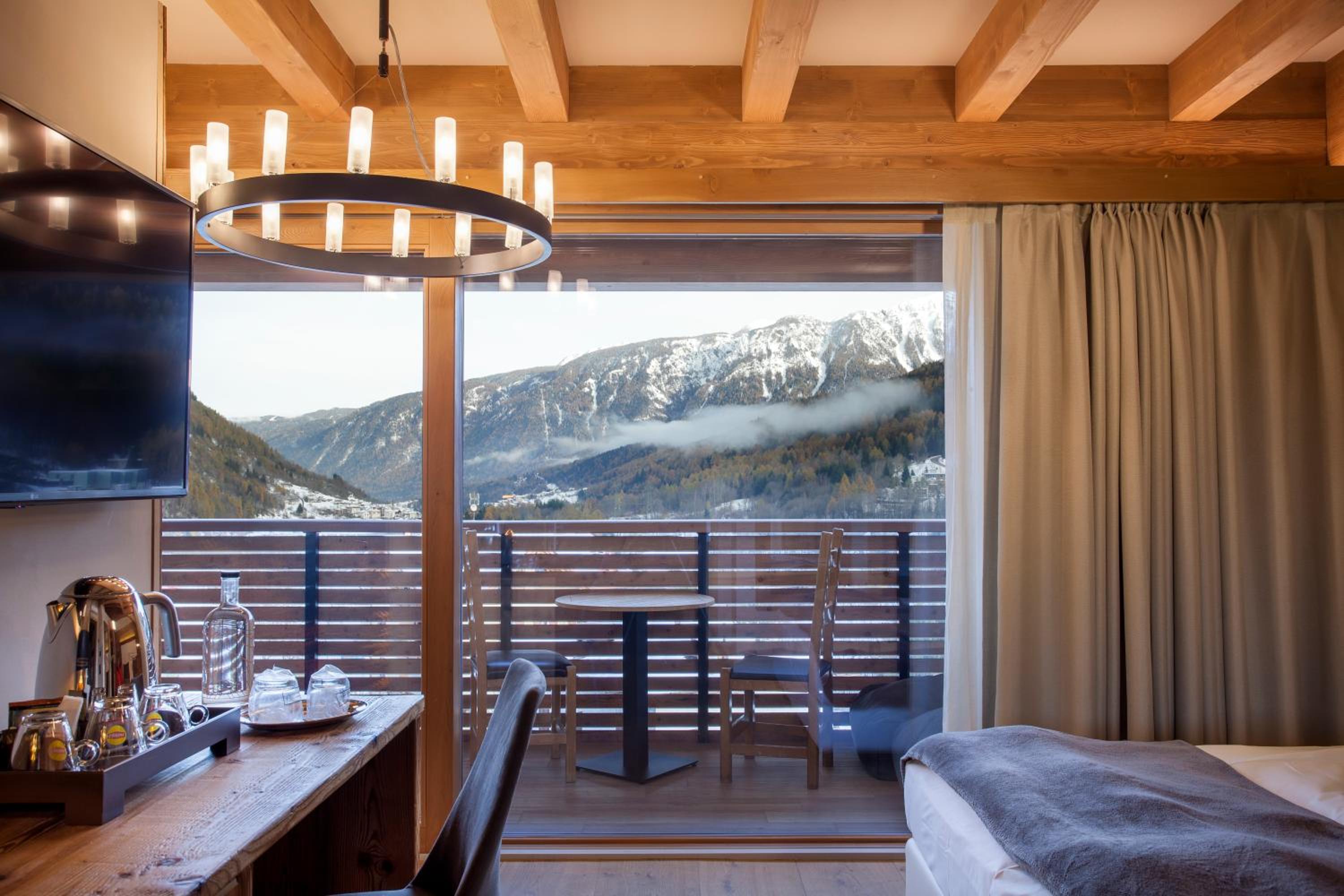 Suite with Mountain View - Photo 6