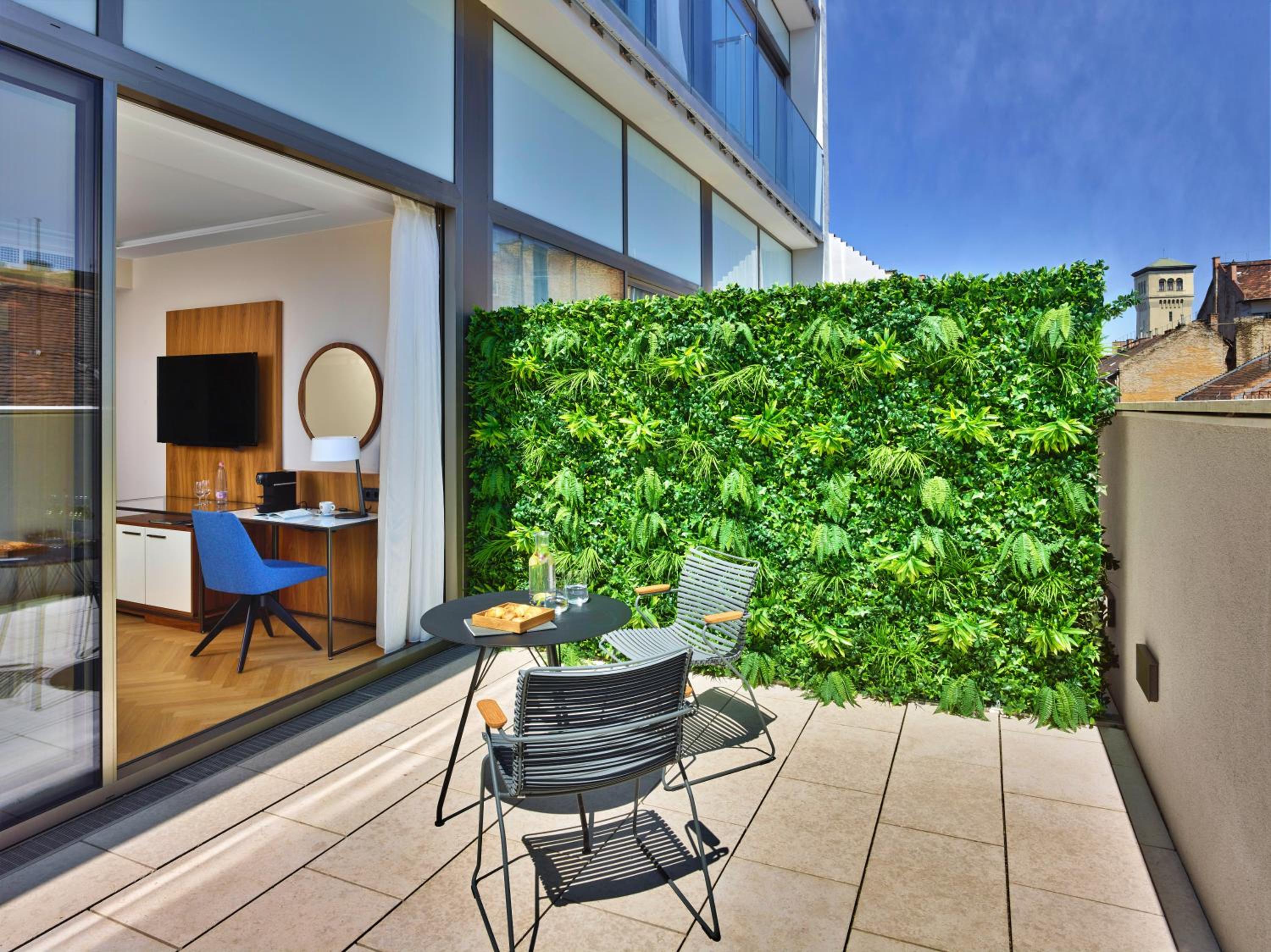 Classic Double Room with Terrace - Photo 3