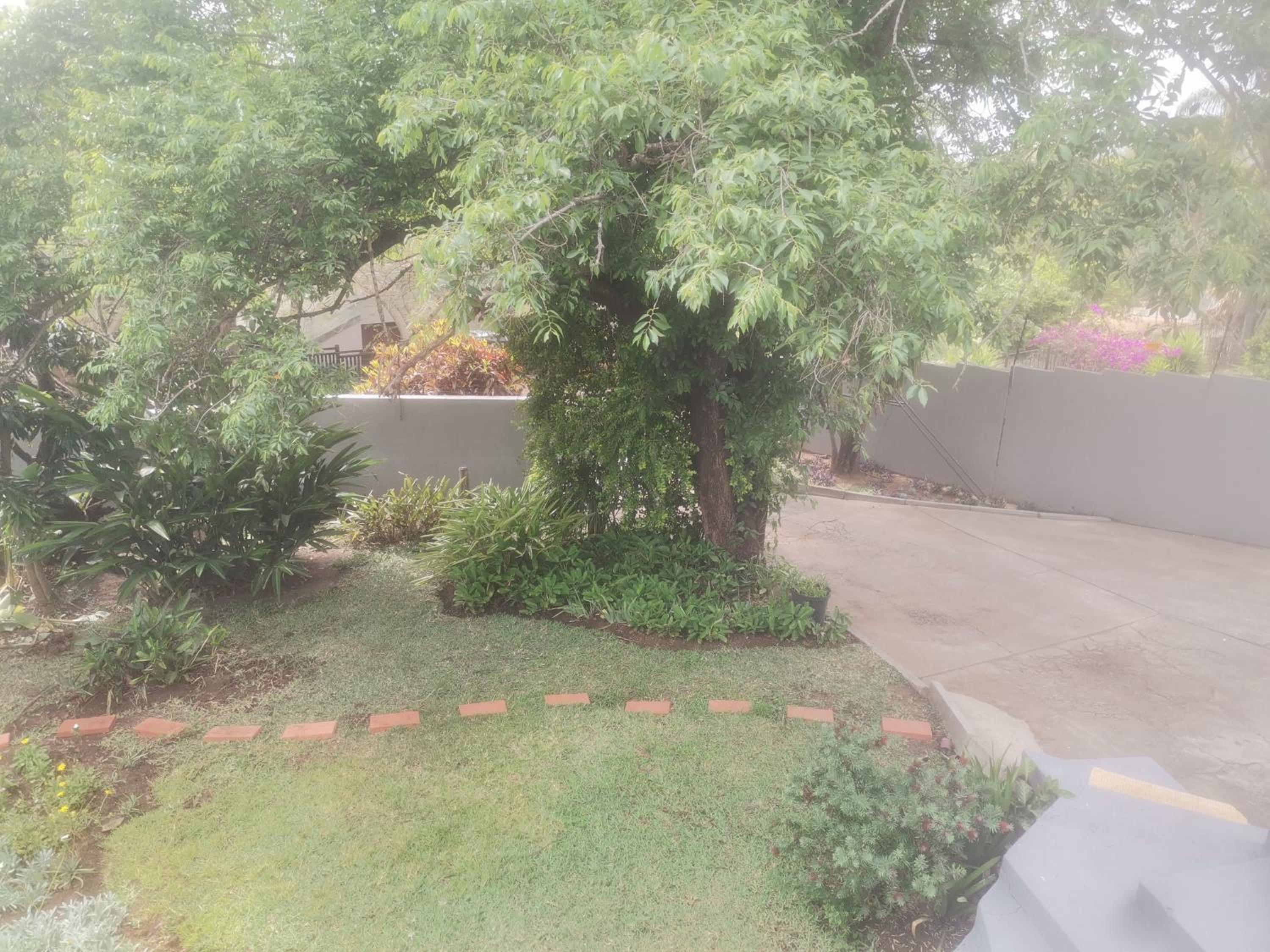 Four-Bedroom House - Photo 14