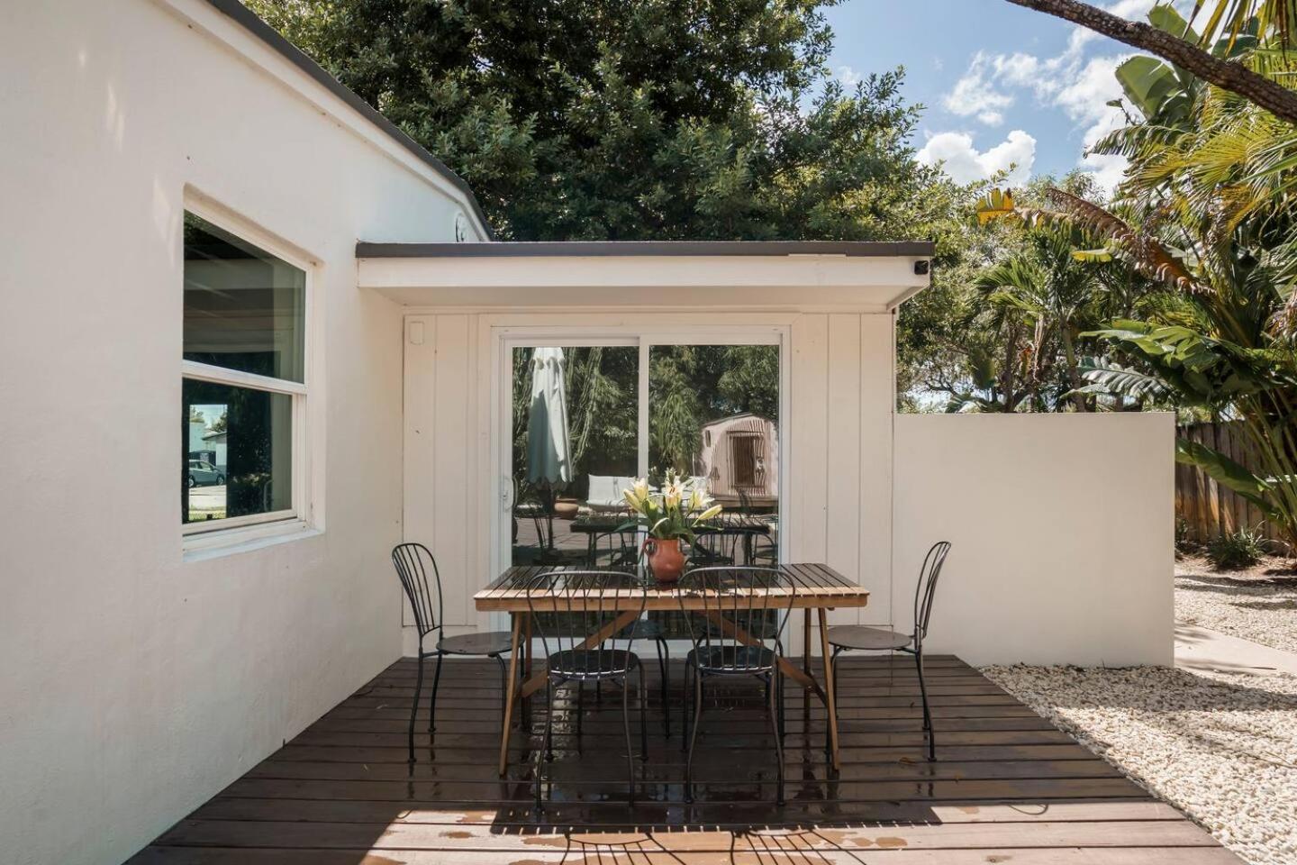 Two-Bedroom House - Photo 19