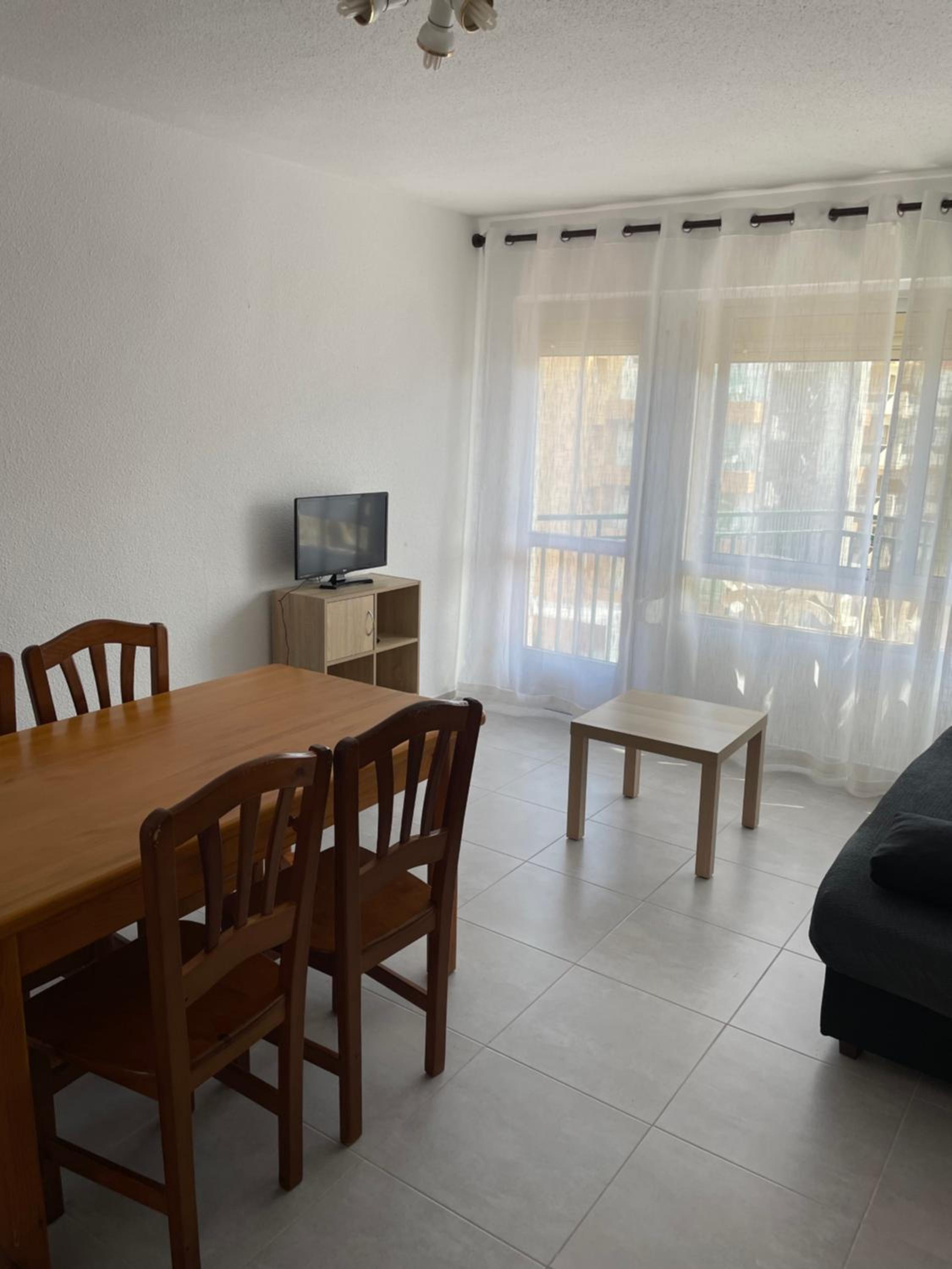 Apartamento con Balcón