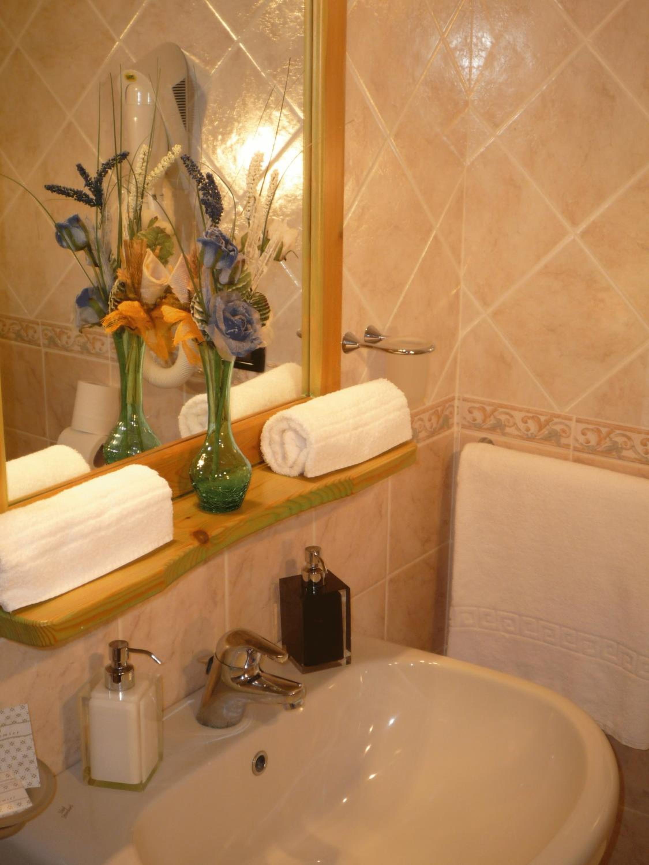Double or Twin  Room - Photo 2