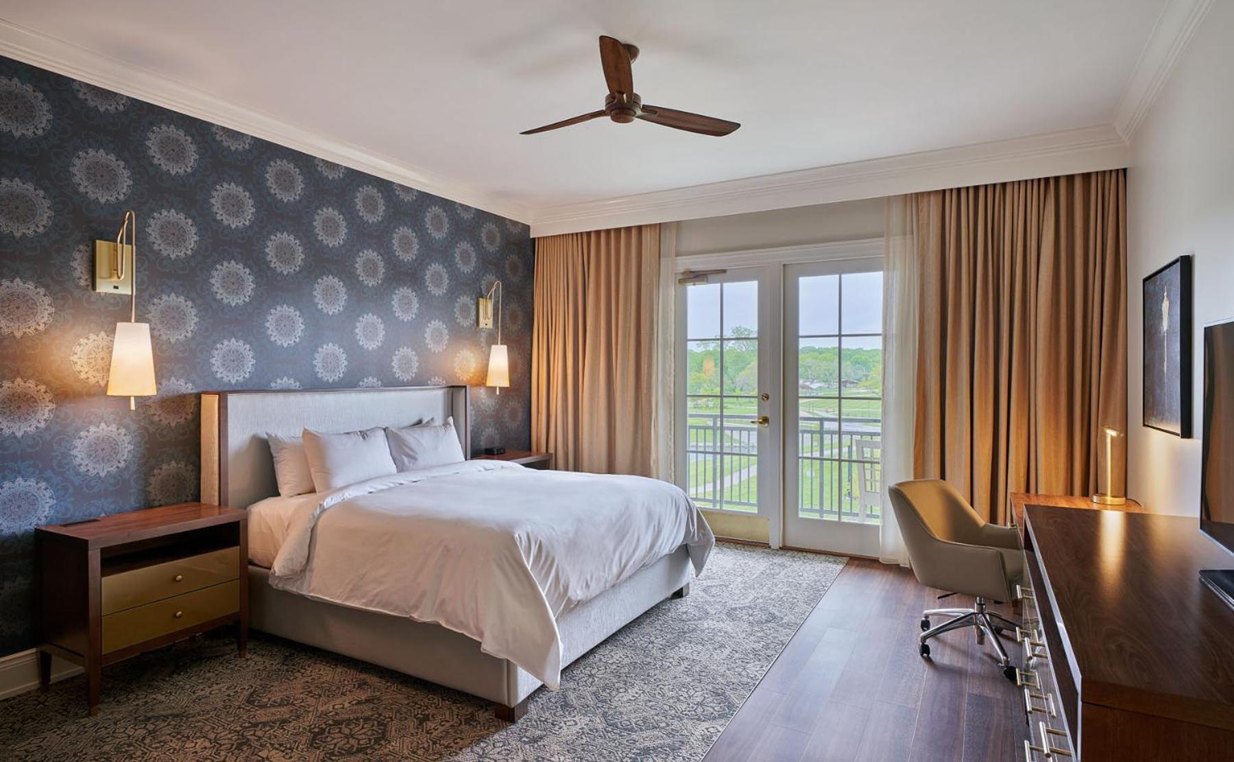 King Room with Balcony at The Inn at Meadowbrook in Prairie Village