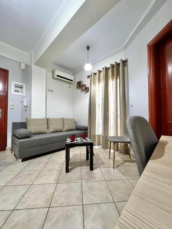 One-Bedroom Apartment photo 1