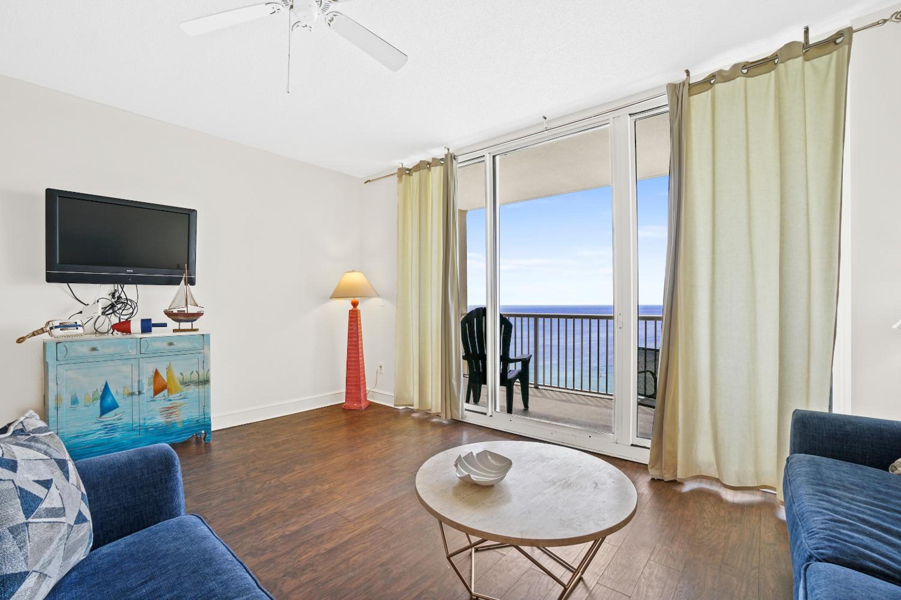 One-Bedroom Apartment 2306 With Sea View 