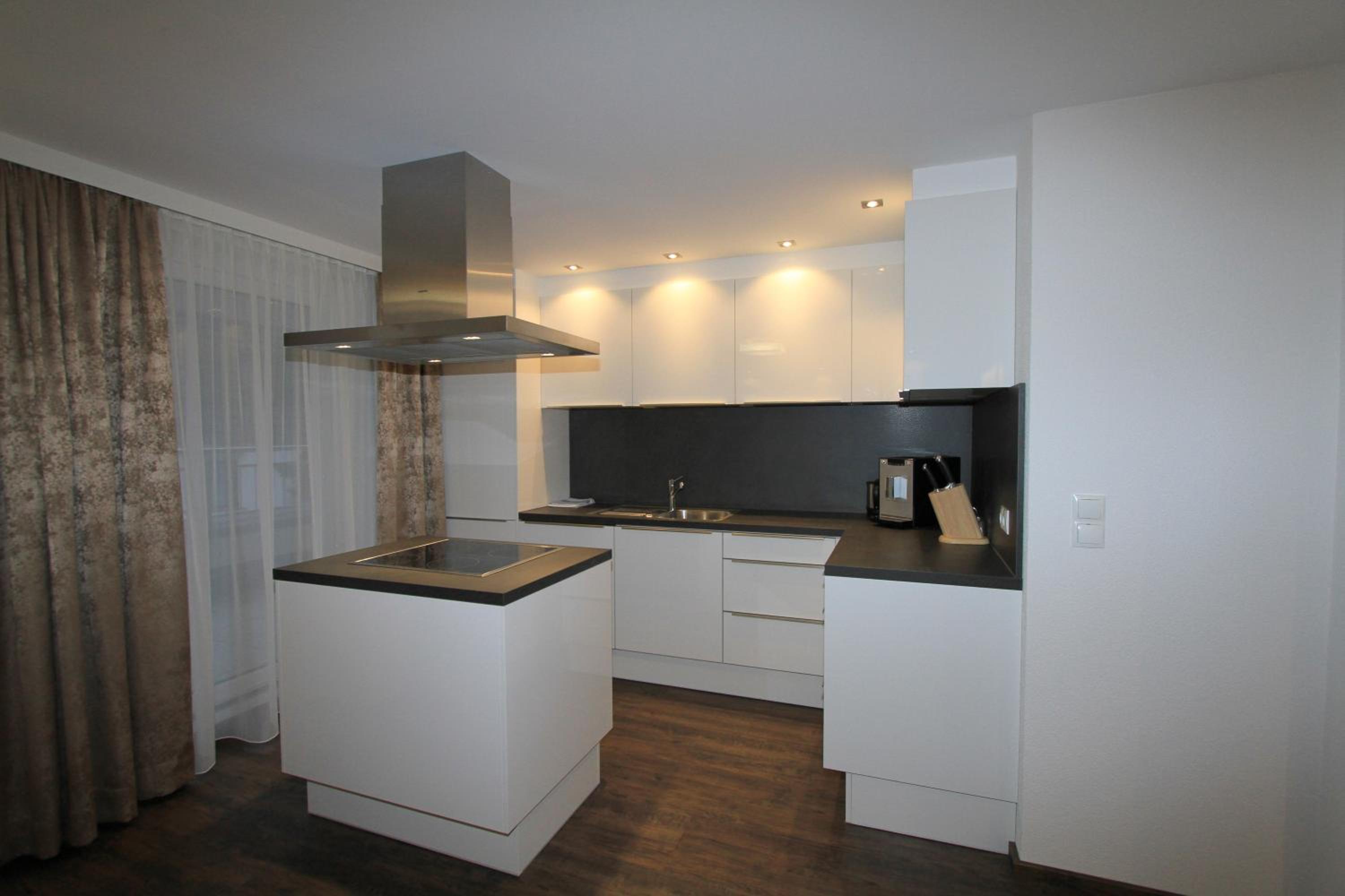 Duplex Four-Bedroom Apartment with Balcony photo 3