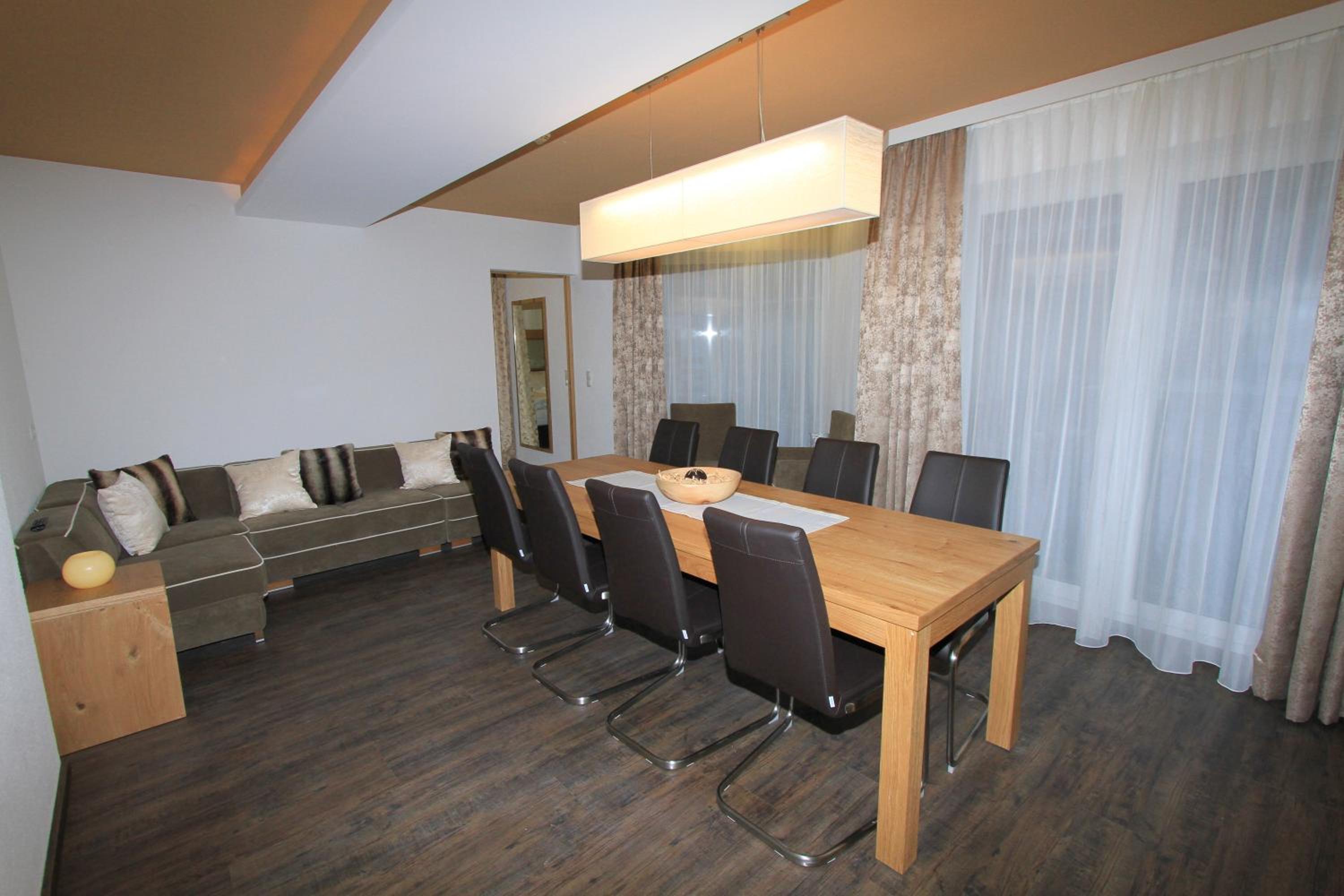 Two-Bedroom Apartment with Terrace photo 3