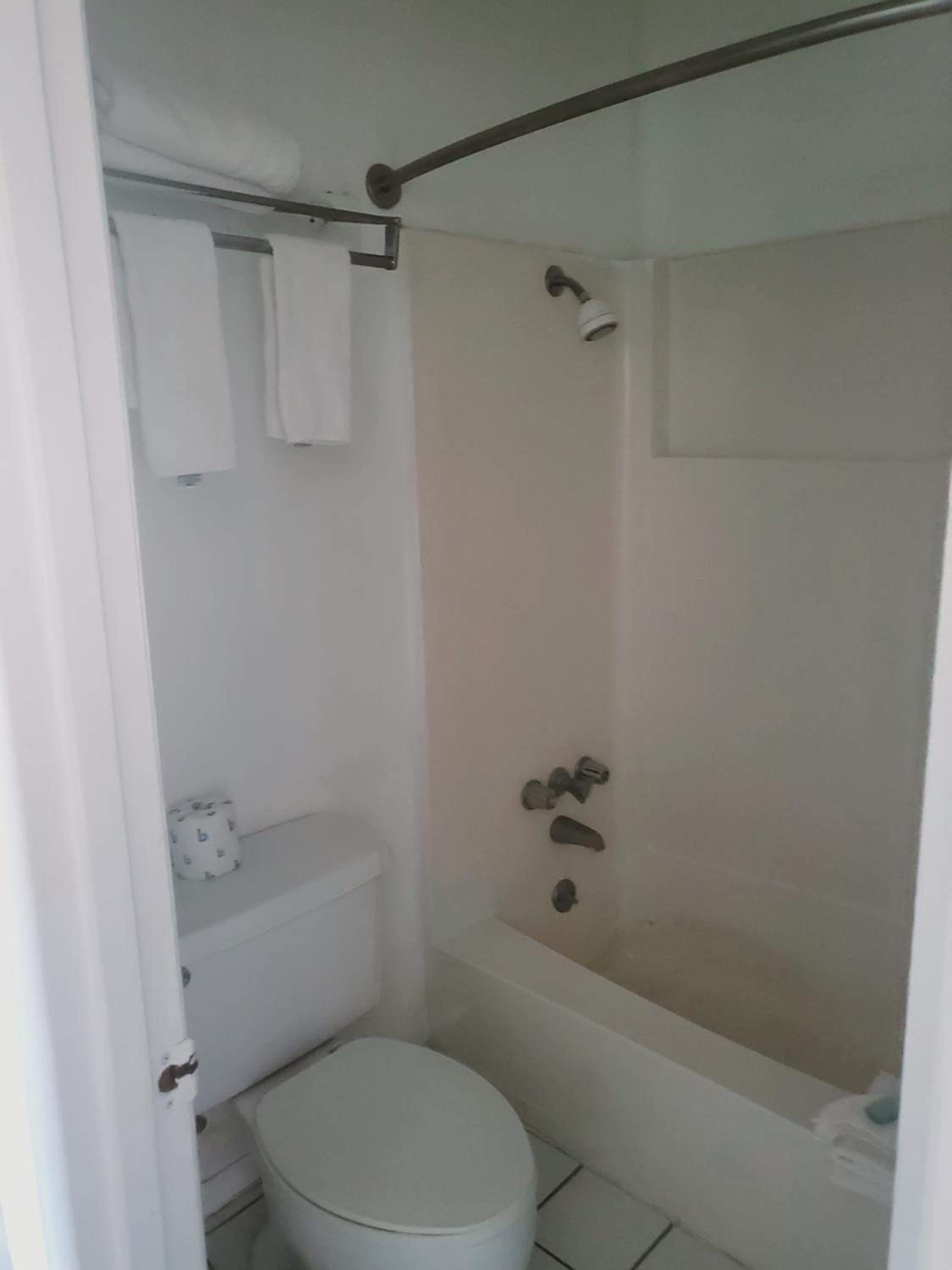 Double Room - Non Smoking - Photo 6