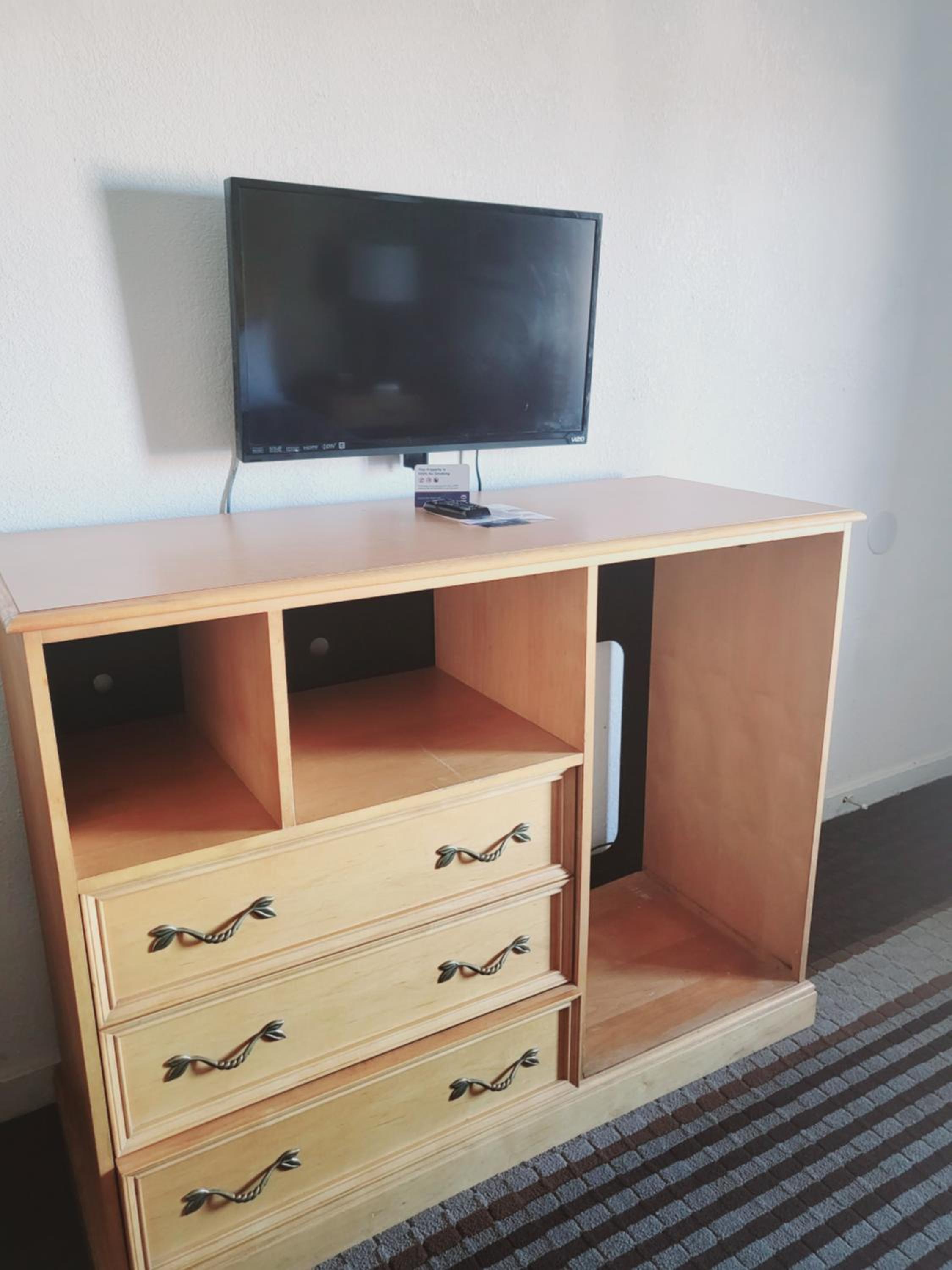 Double Room - Non Smoking - Photo 11