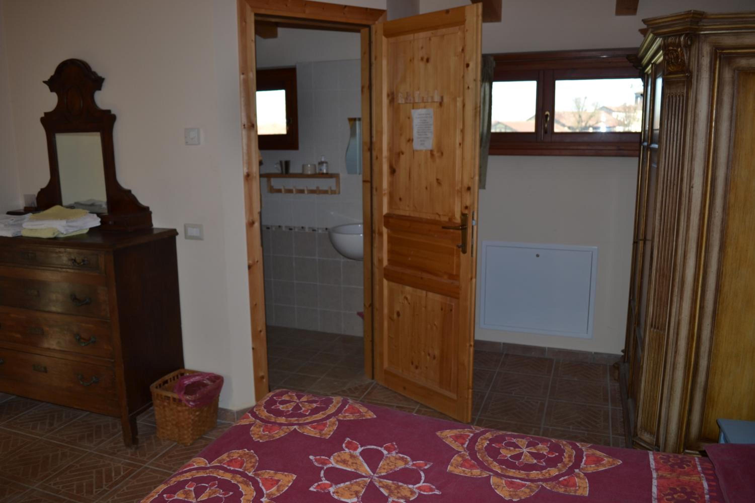 Double or Twin Room with Bathroom - Photo 1