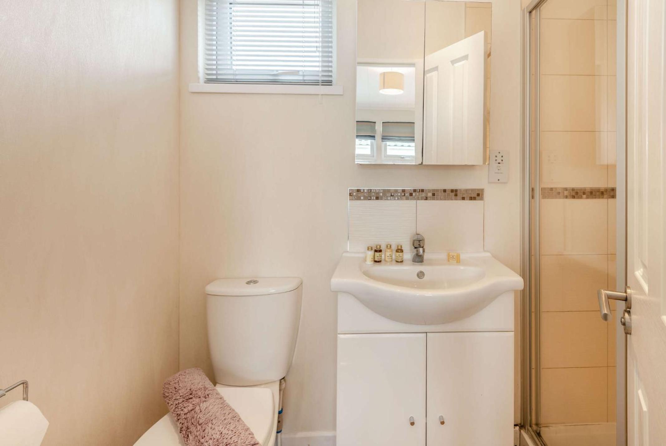 Two-Bedroom House photo 3