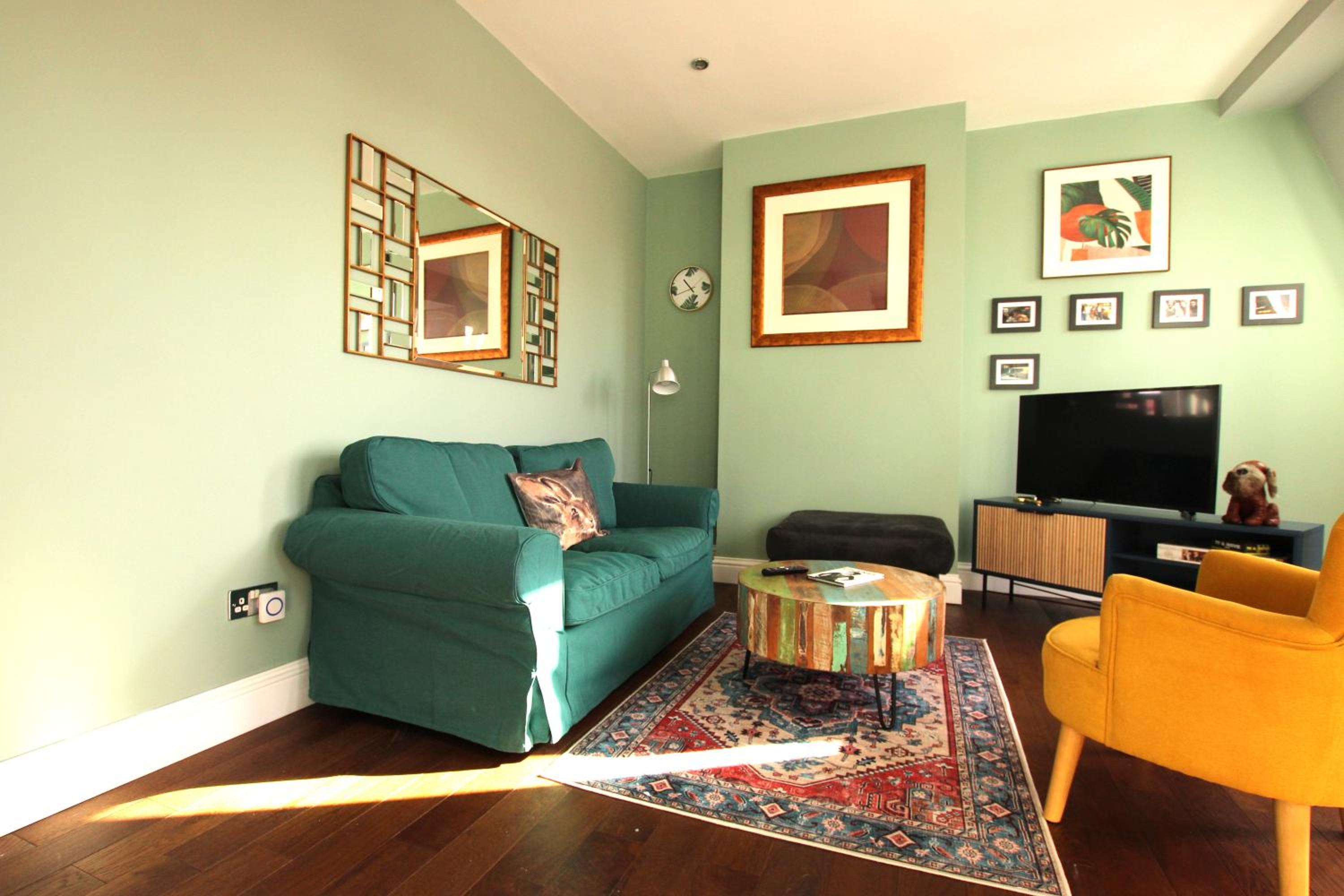Three-Bedroom Apartment photo 1