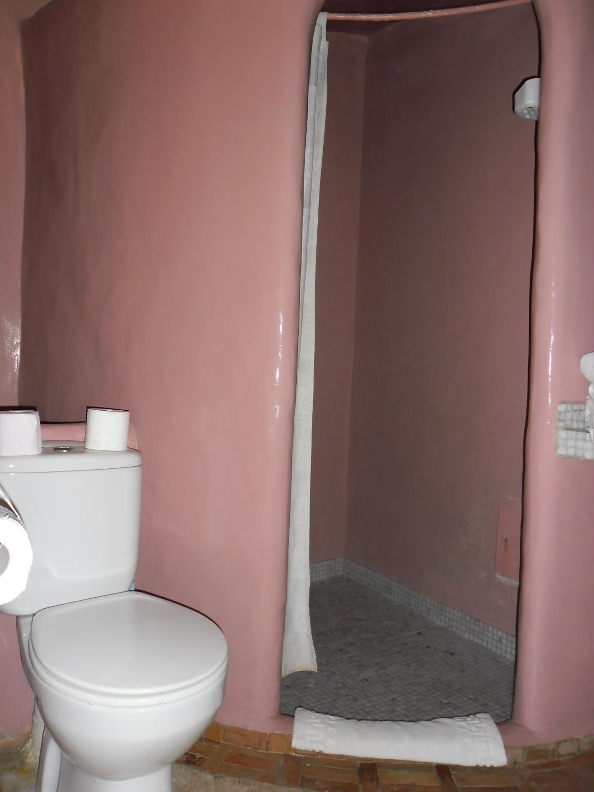Standard Double Room - Photo 18