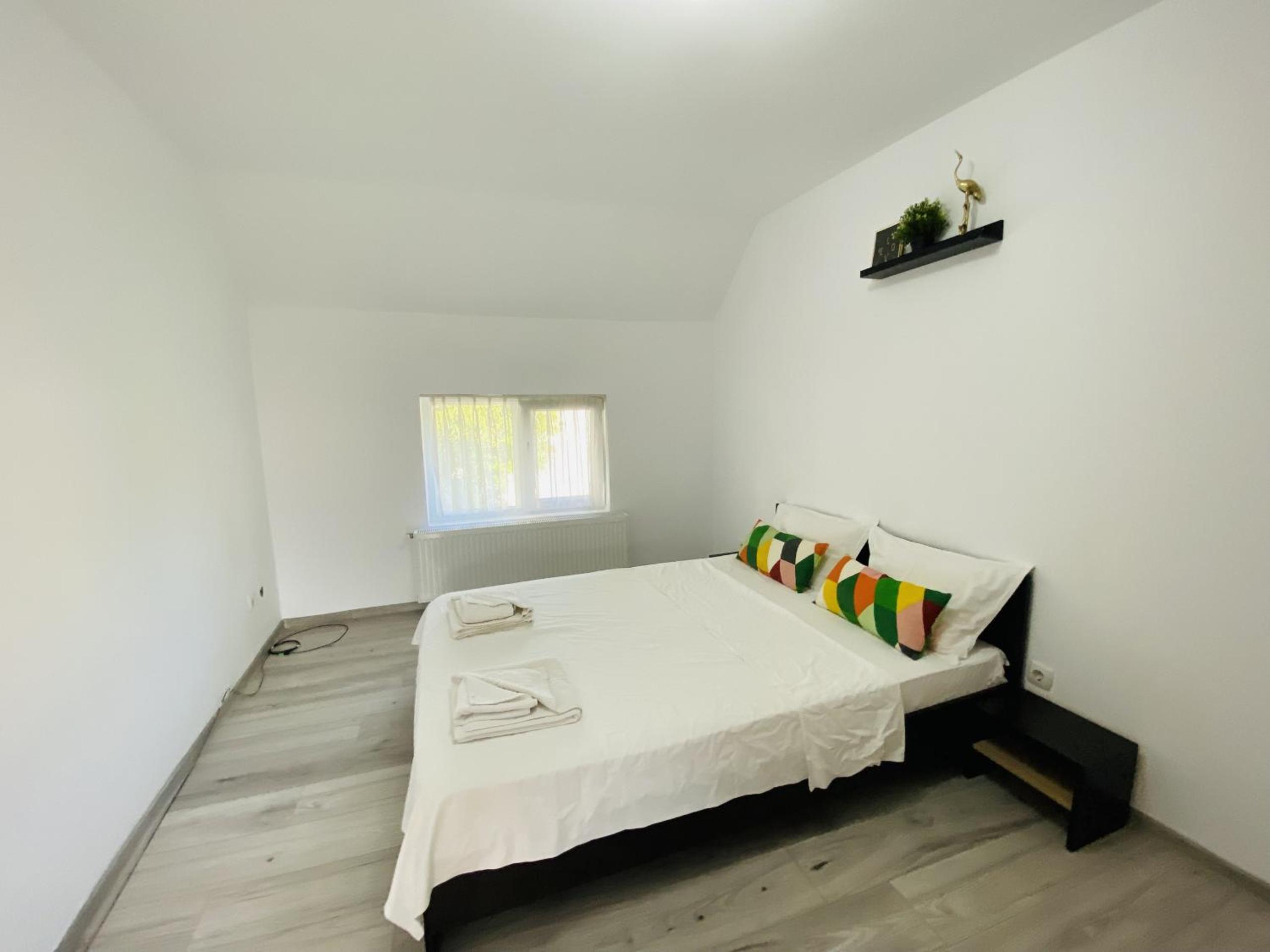 One-Bedroom Apartment photo 1